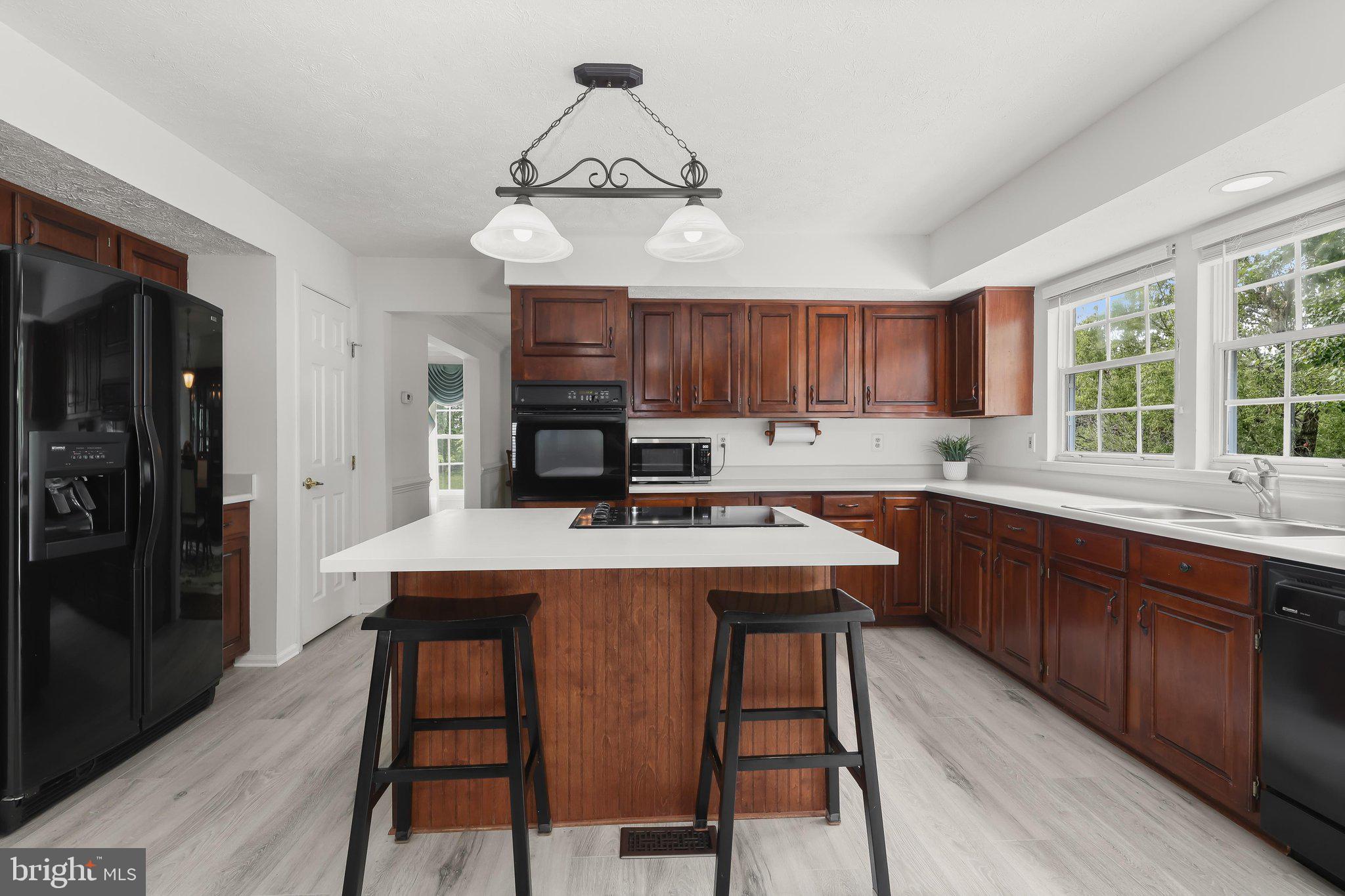 LONG MEADOW - Residential