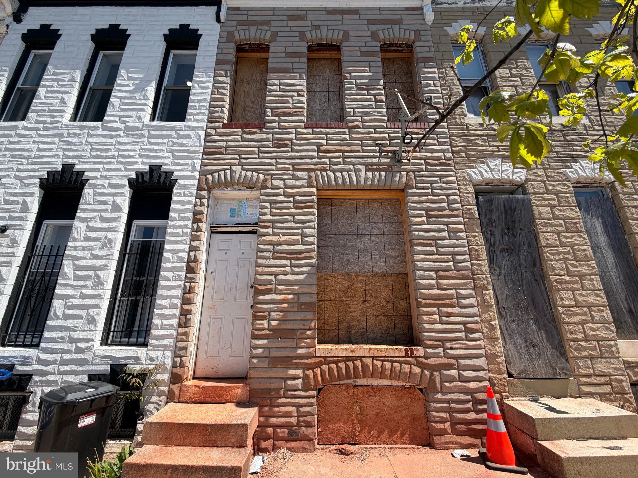 ONLINE AUCTION: This auction takes place on the Ashland Auction Group website bidding platform. Bidding begins 5/13/2026 @ 10:00 AM. Bidding ends 5/15/2026 @ 11:00 AM. The list price is the suggested opening bid. Deposit: $5,000.

This two-story townhouse is located in the Broadway East neighborhood of Baltimore City. Residents can enjoy the nearby facilities and attractions such the Clifton Park and Northeast Market. The property is vacant and fully-framed, ready for a major renovation. It is also conveniently located near major commuter routes including East North Avenue and Belair Road (US-1), offering easy access throughout Baltimore.