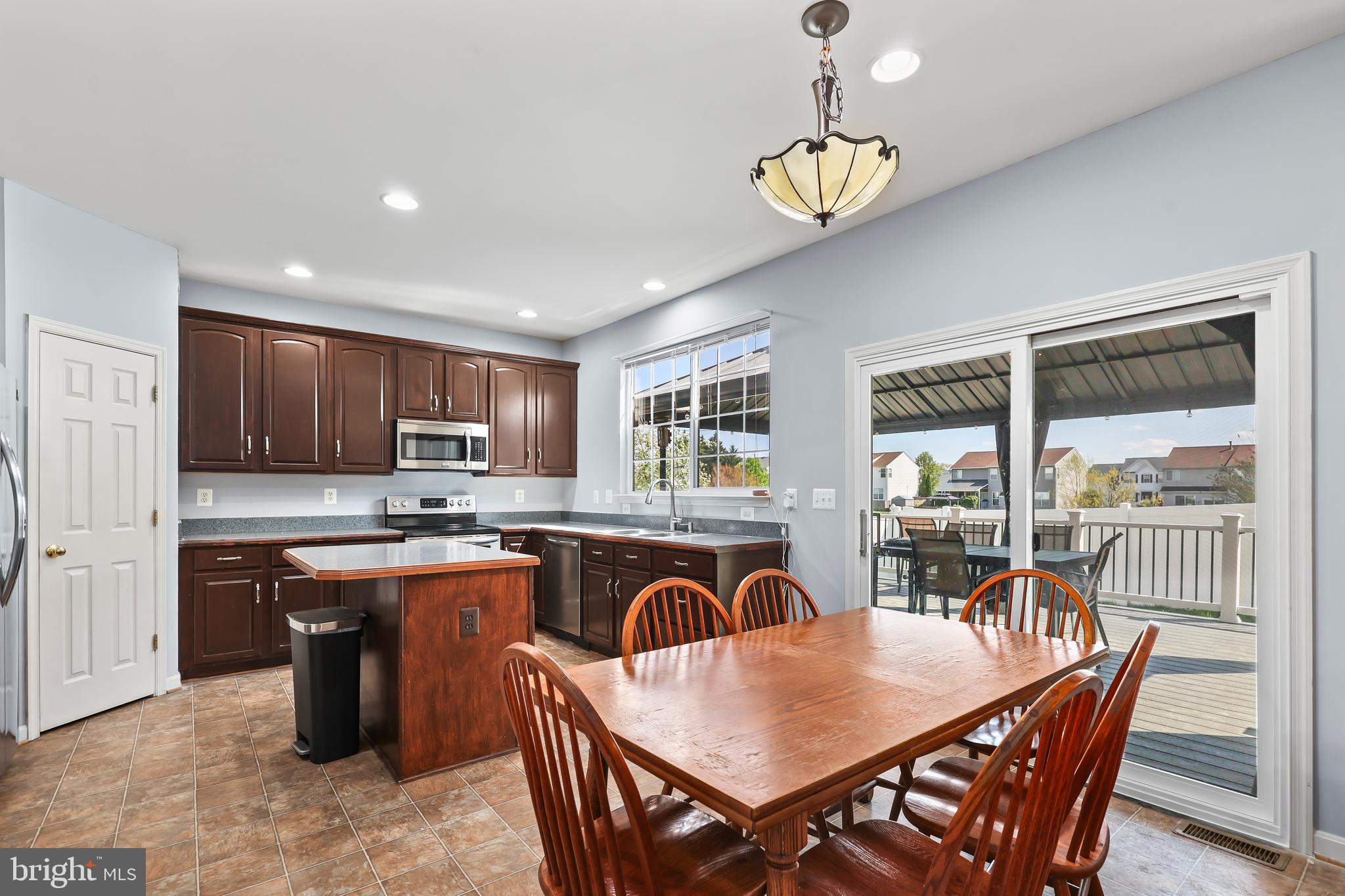 STRATFORD PLACE - Residential
