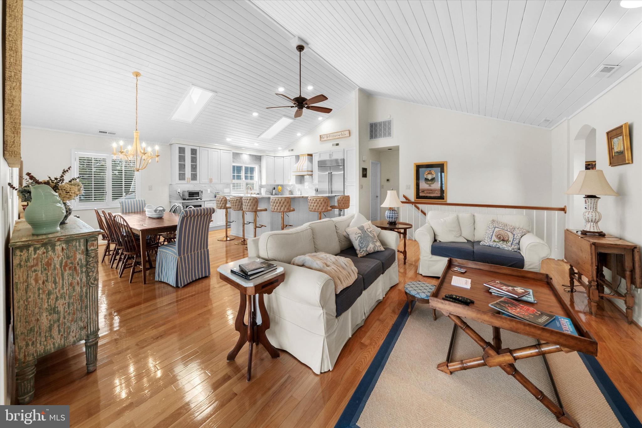 BREAKWATER BEACH - Residential