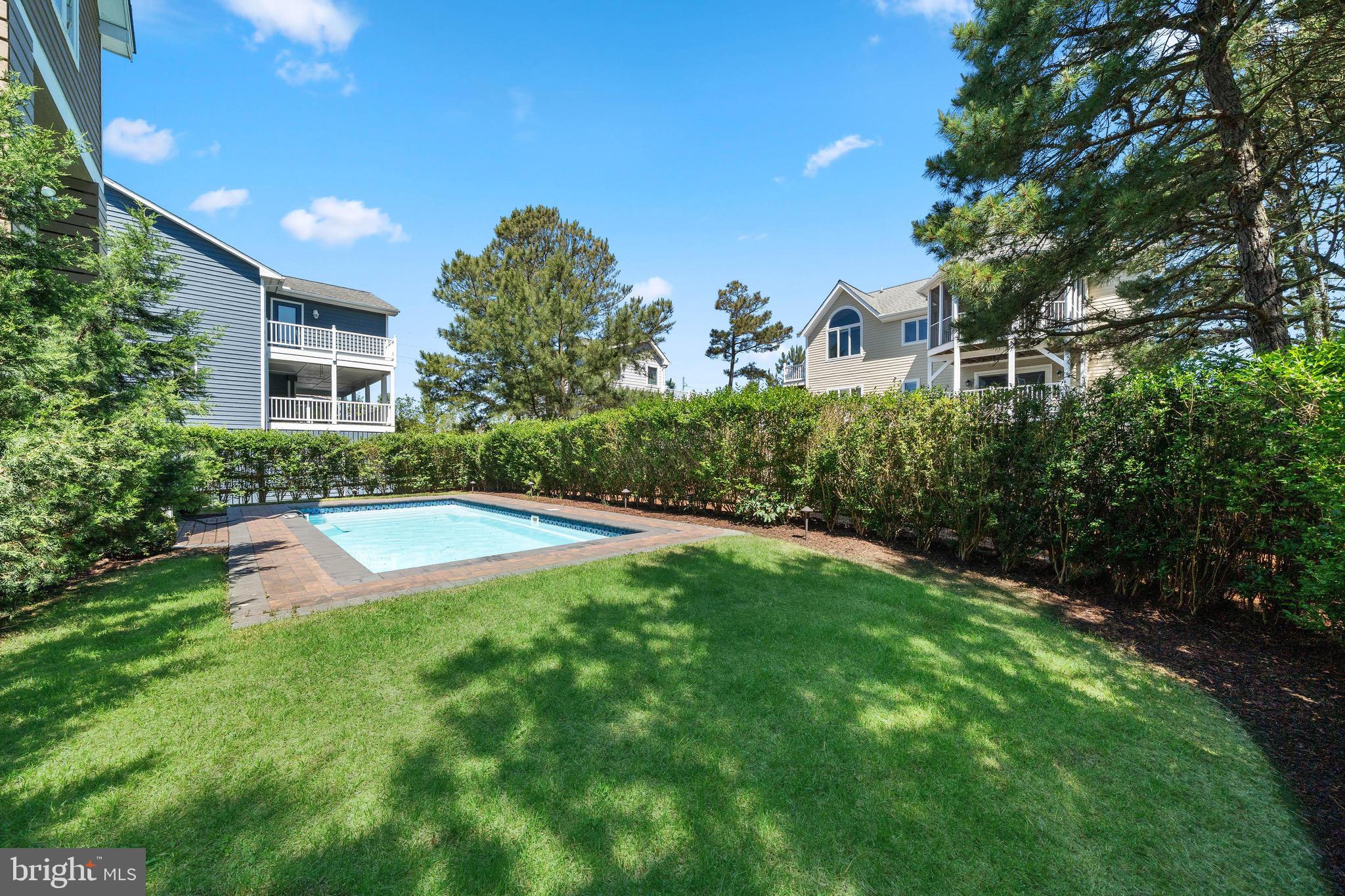 BREAKWATER BEACH - Residential
