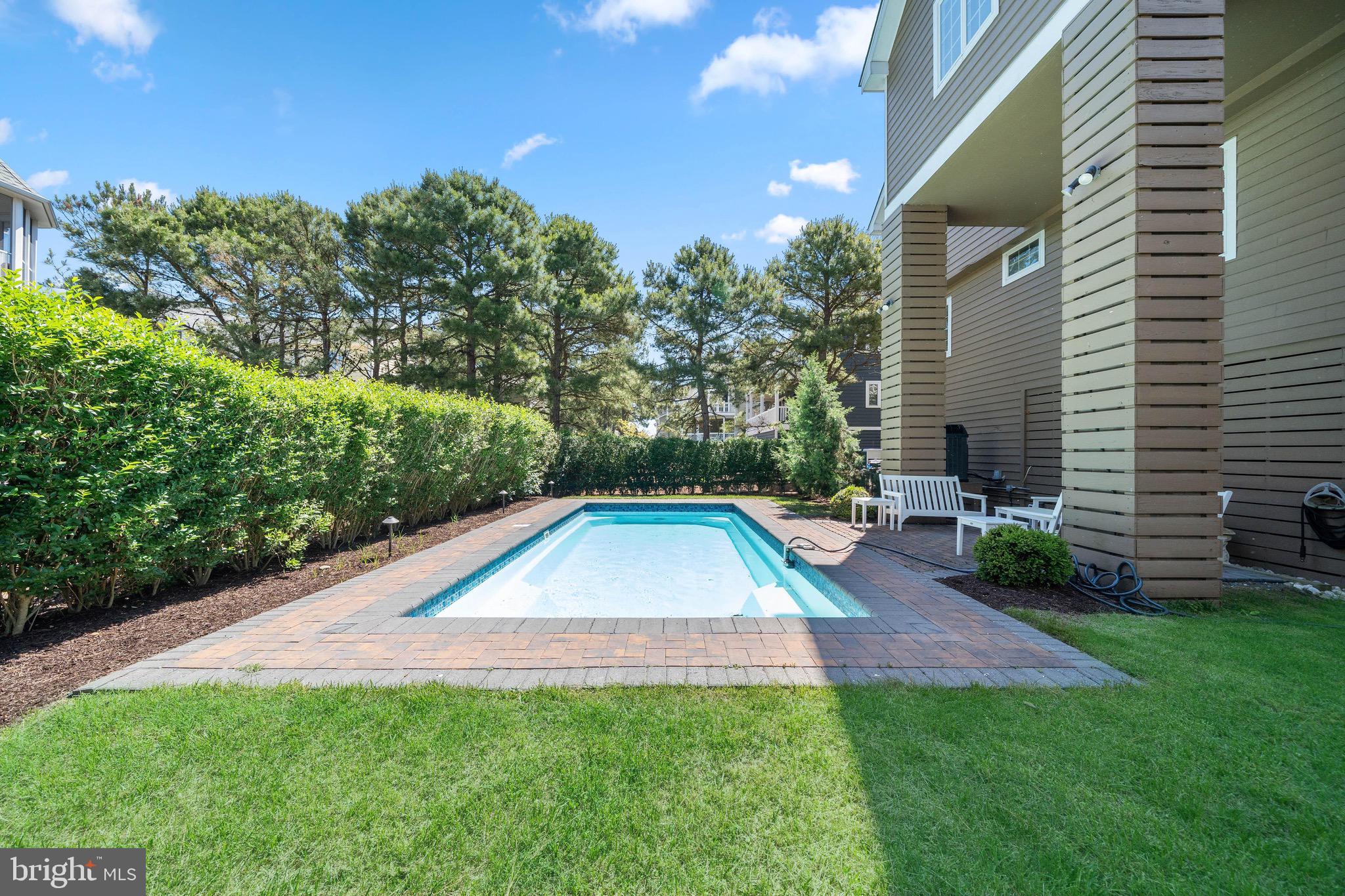 BREAKWATER BEACH - Residential