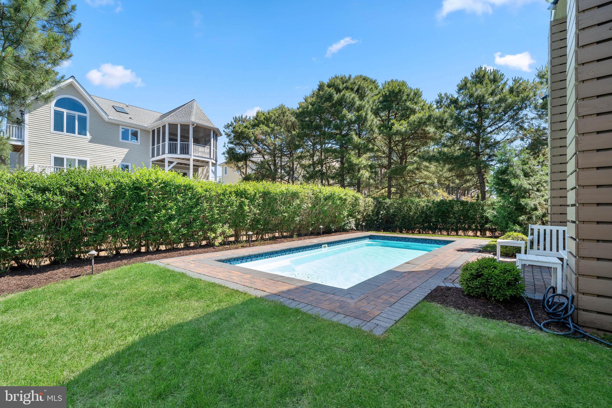 BREAKWATER BEACH - Residential