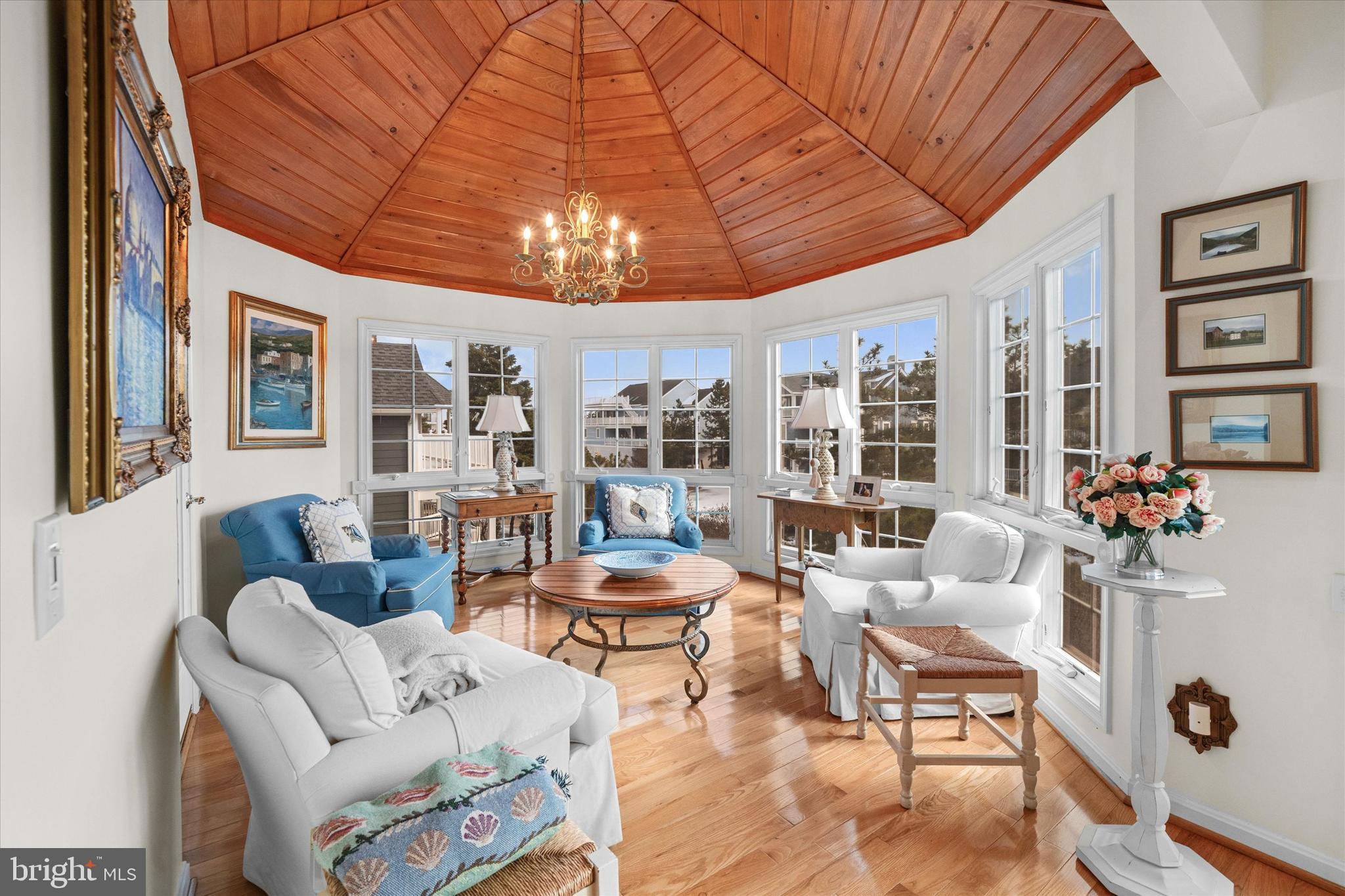 BREAKWATER BEACH - Residential