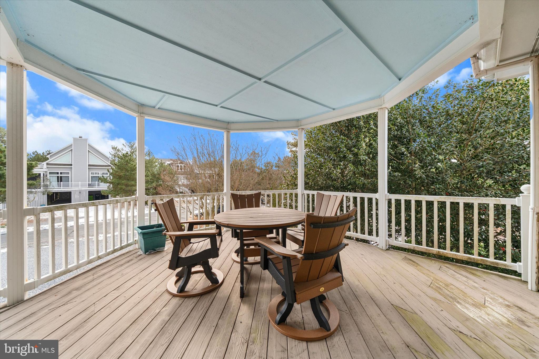 BREAKWATER BEACH - Residential
