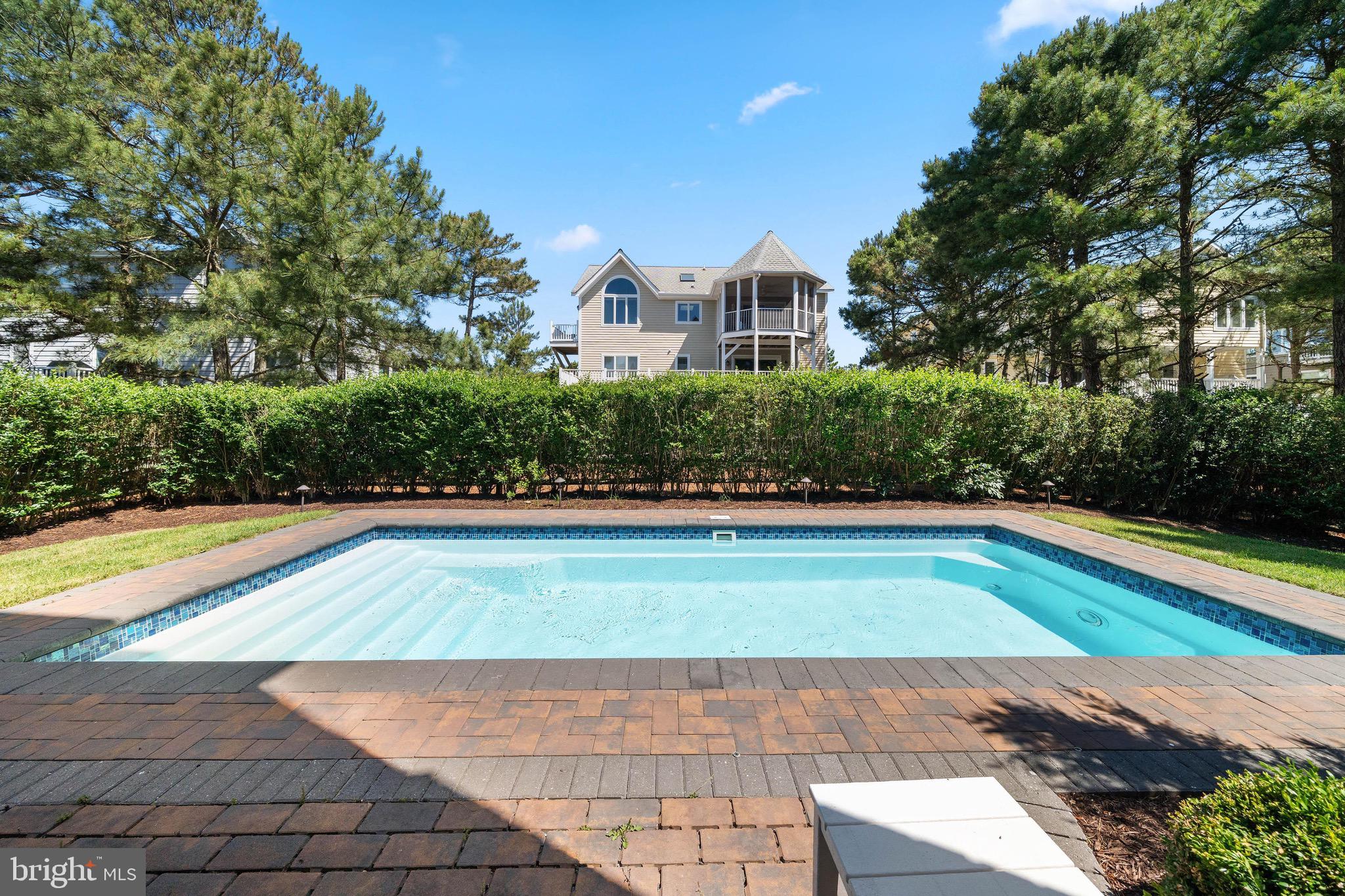 BREAKWATER BEACH - Residential