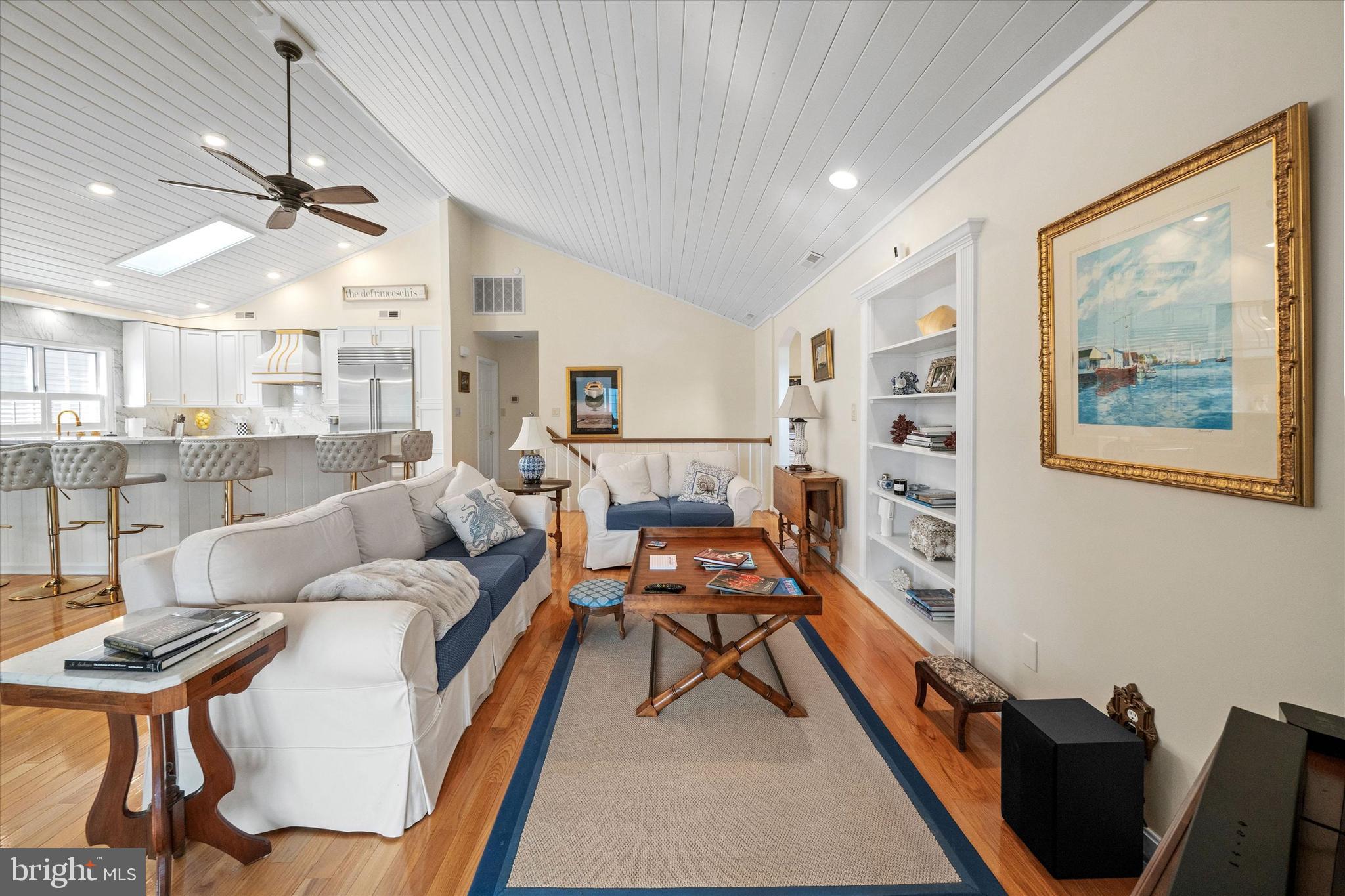 BREAKWATER BEACH - Residential