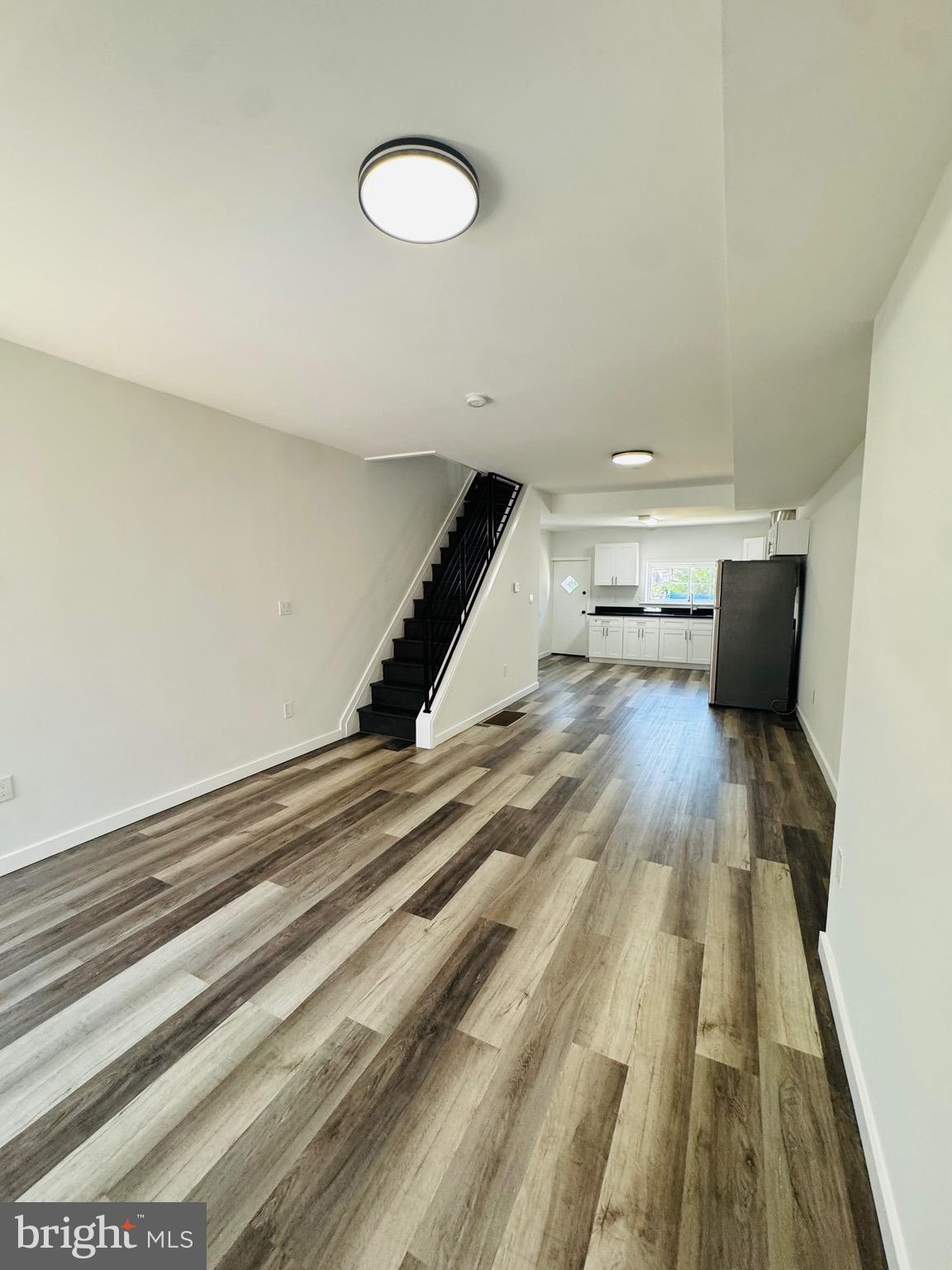 EAST KENSINGTON - Residential