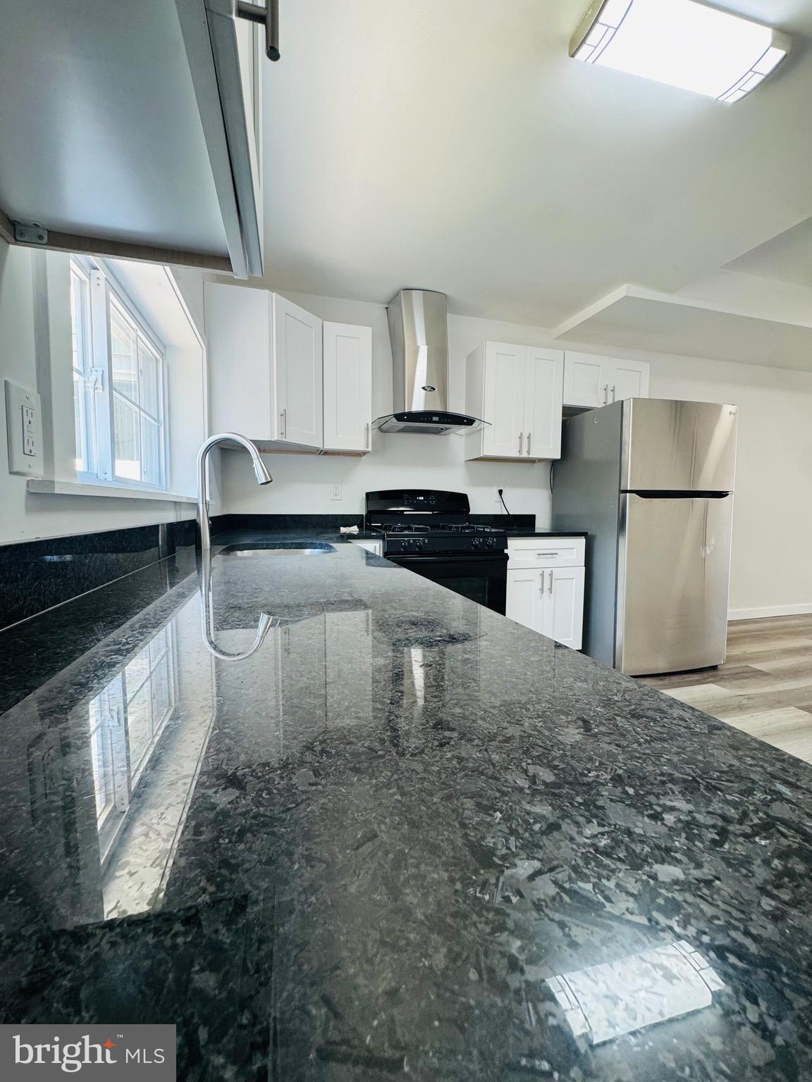 EAST KENSINGTON - Residential