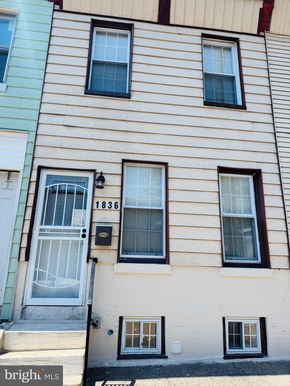 EAST KENSINGTON - Residential