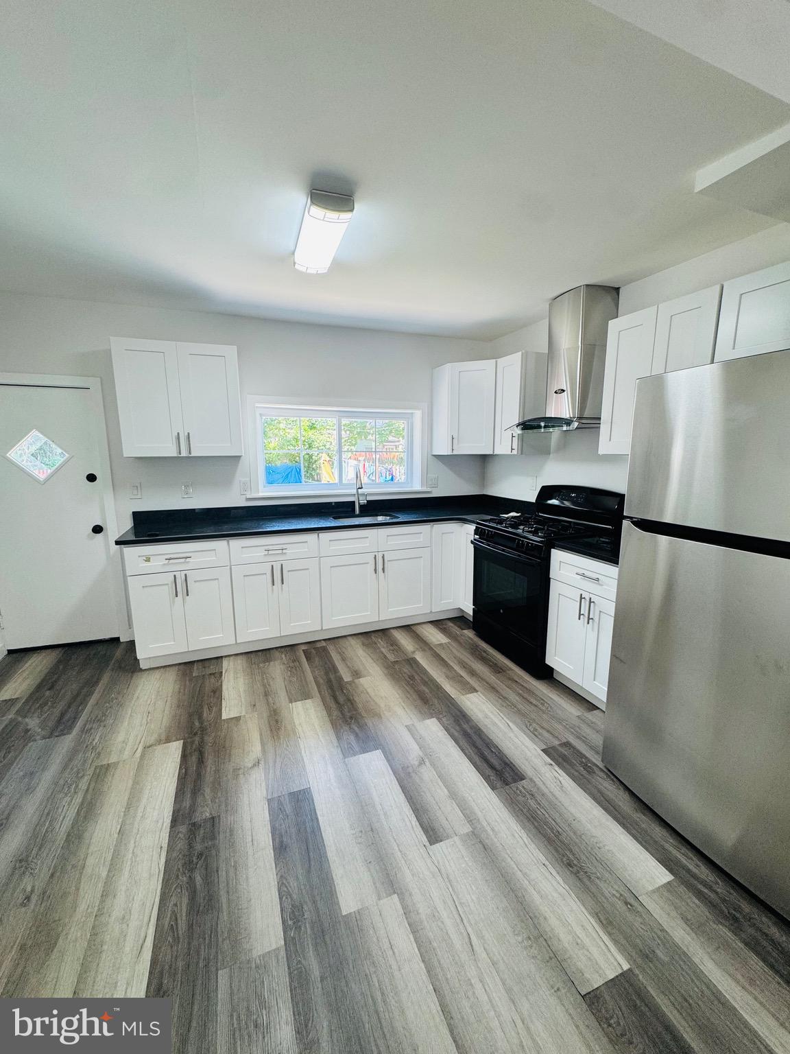 EAST KENSINGTON - Residential