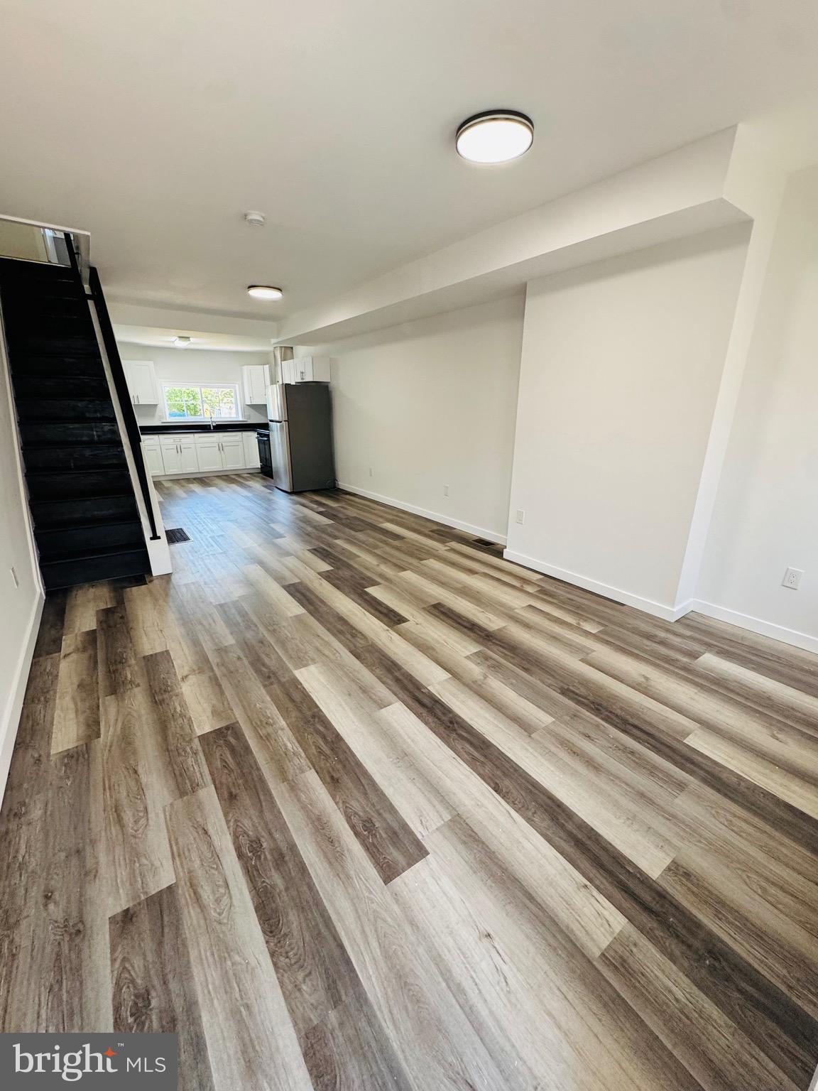 EAST KENSINGTON - Residential