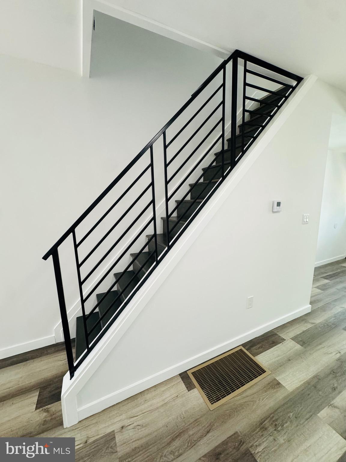 EAST KENSINGTON - Residential