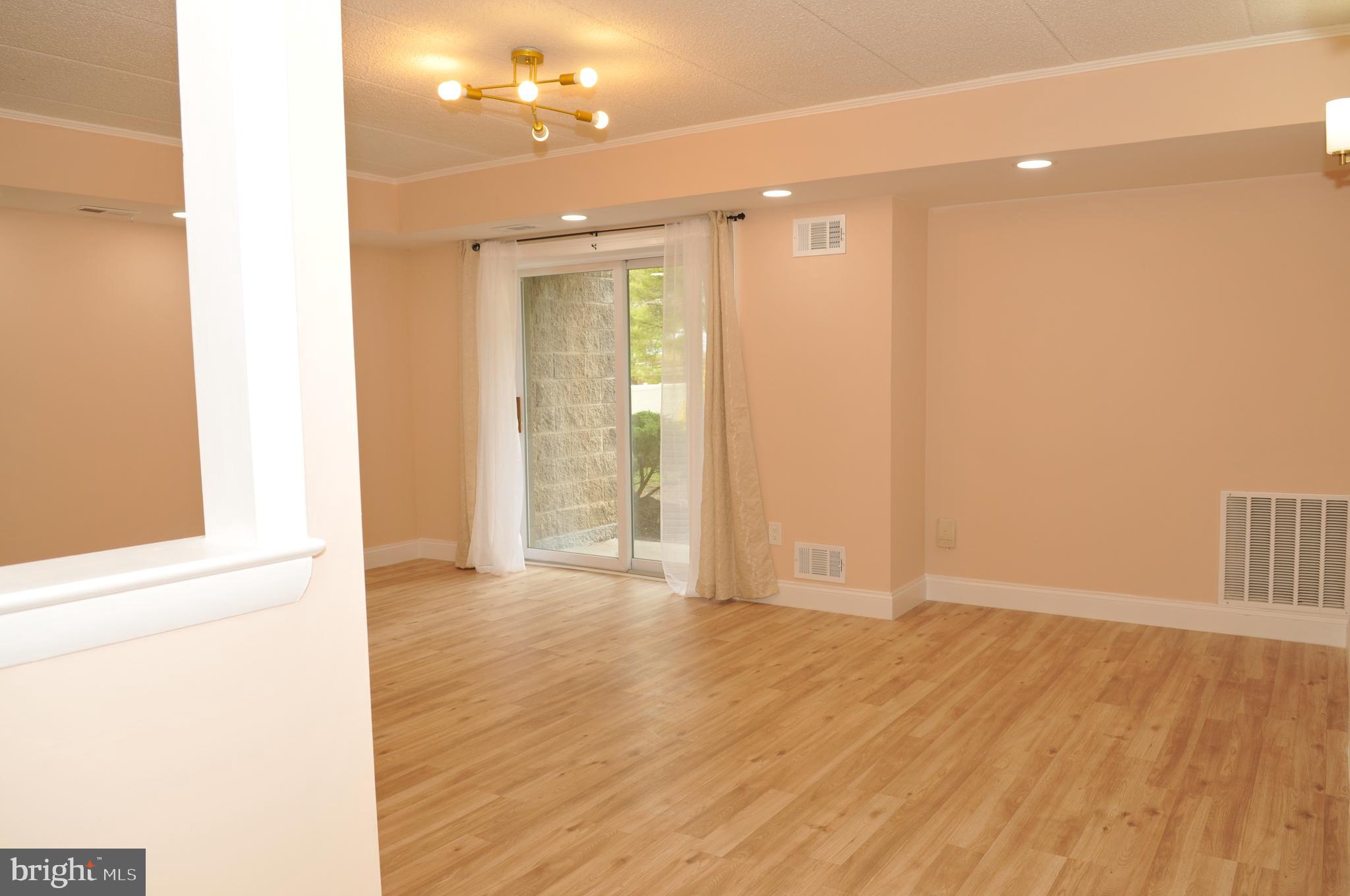 LIBERTY SQUARE - Residential Lease