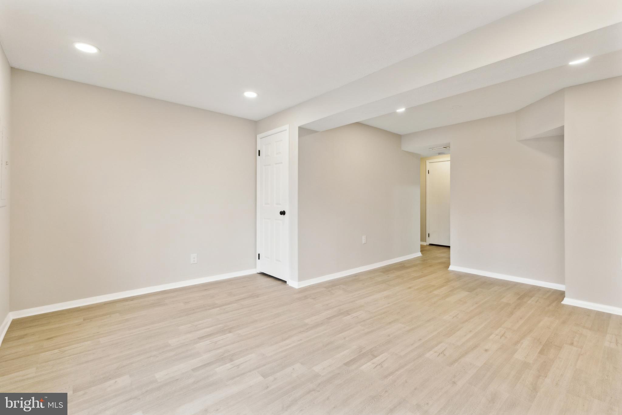 NEWINGTON FOREST - Residential