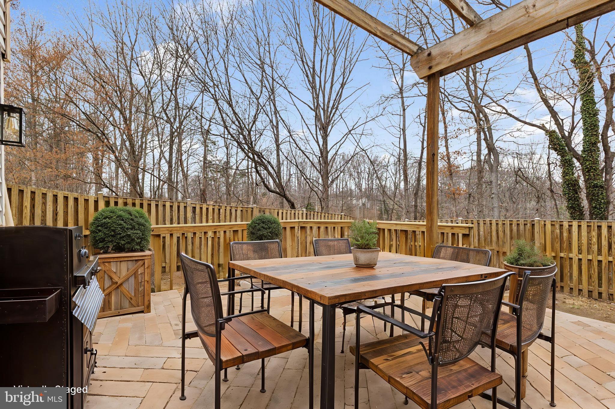 NEWINGTON FOREST - Residential