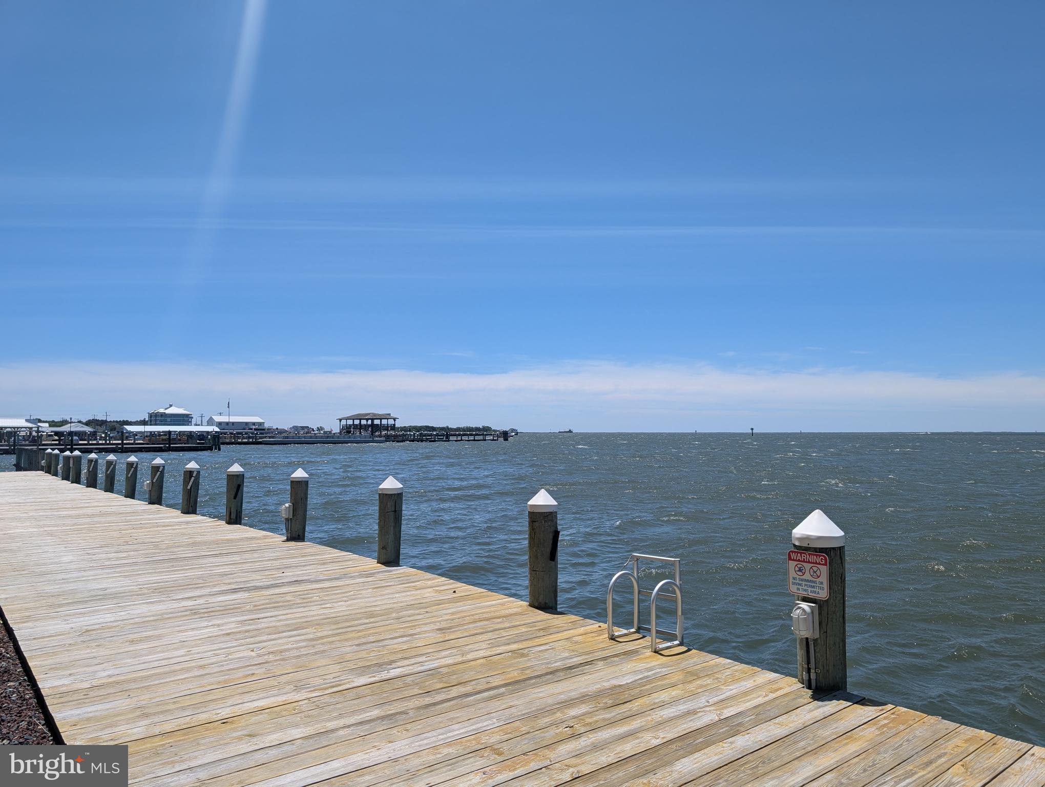 HARBOUR LIGHT CONDOS - Residential