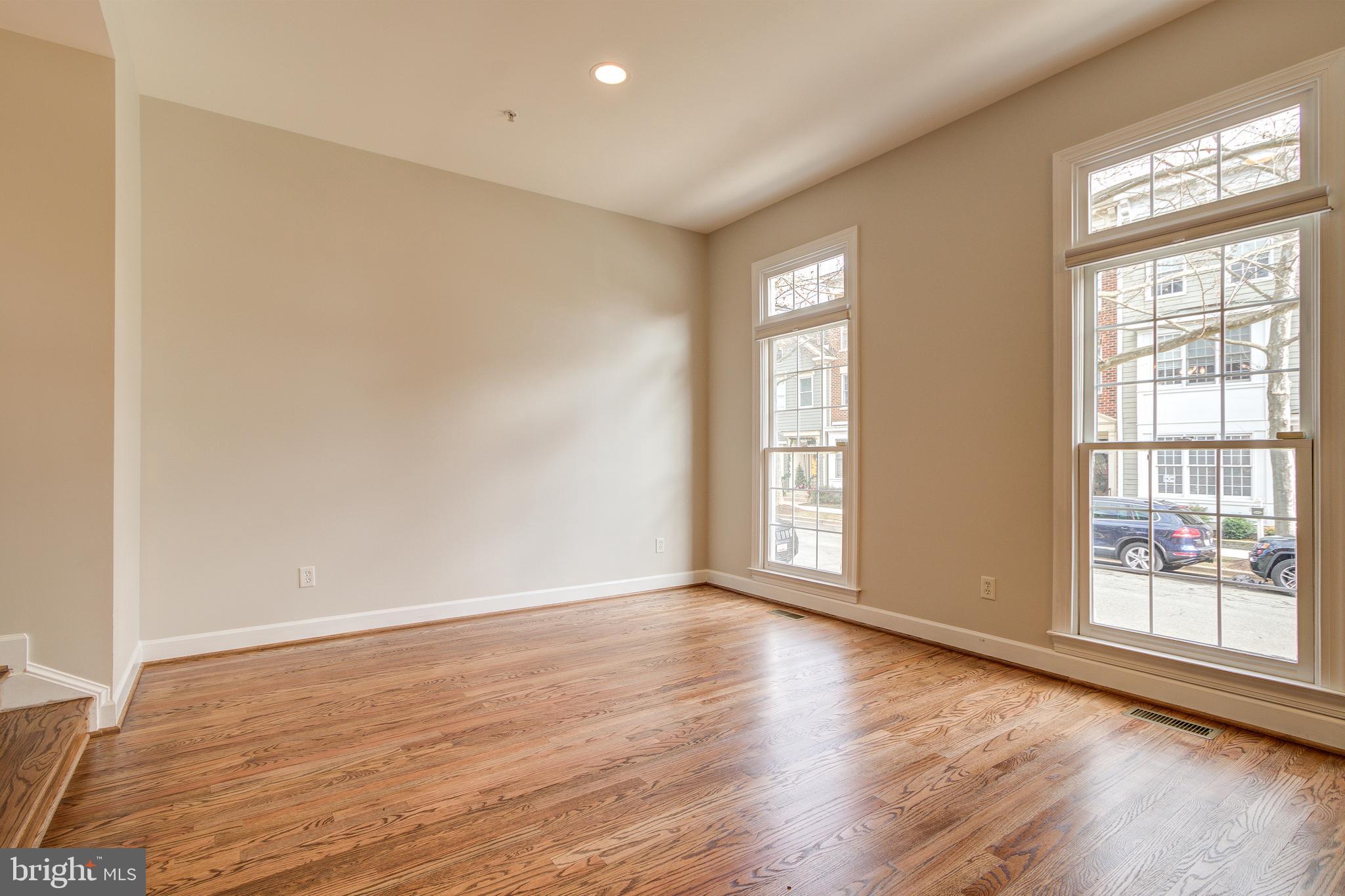 KENTLANDS MIDTOWN - Residential