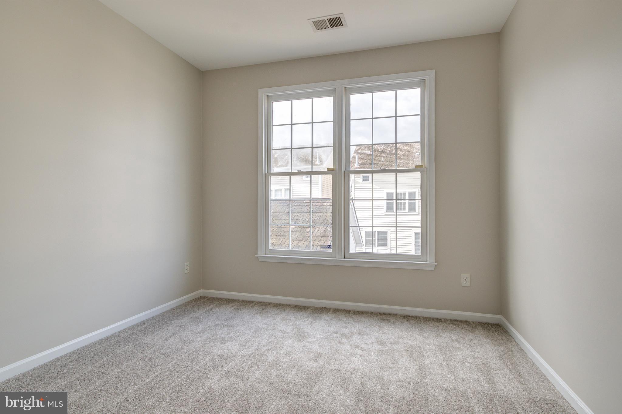 KENTLANDS MIDTOWN - Residential