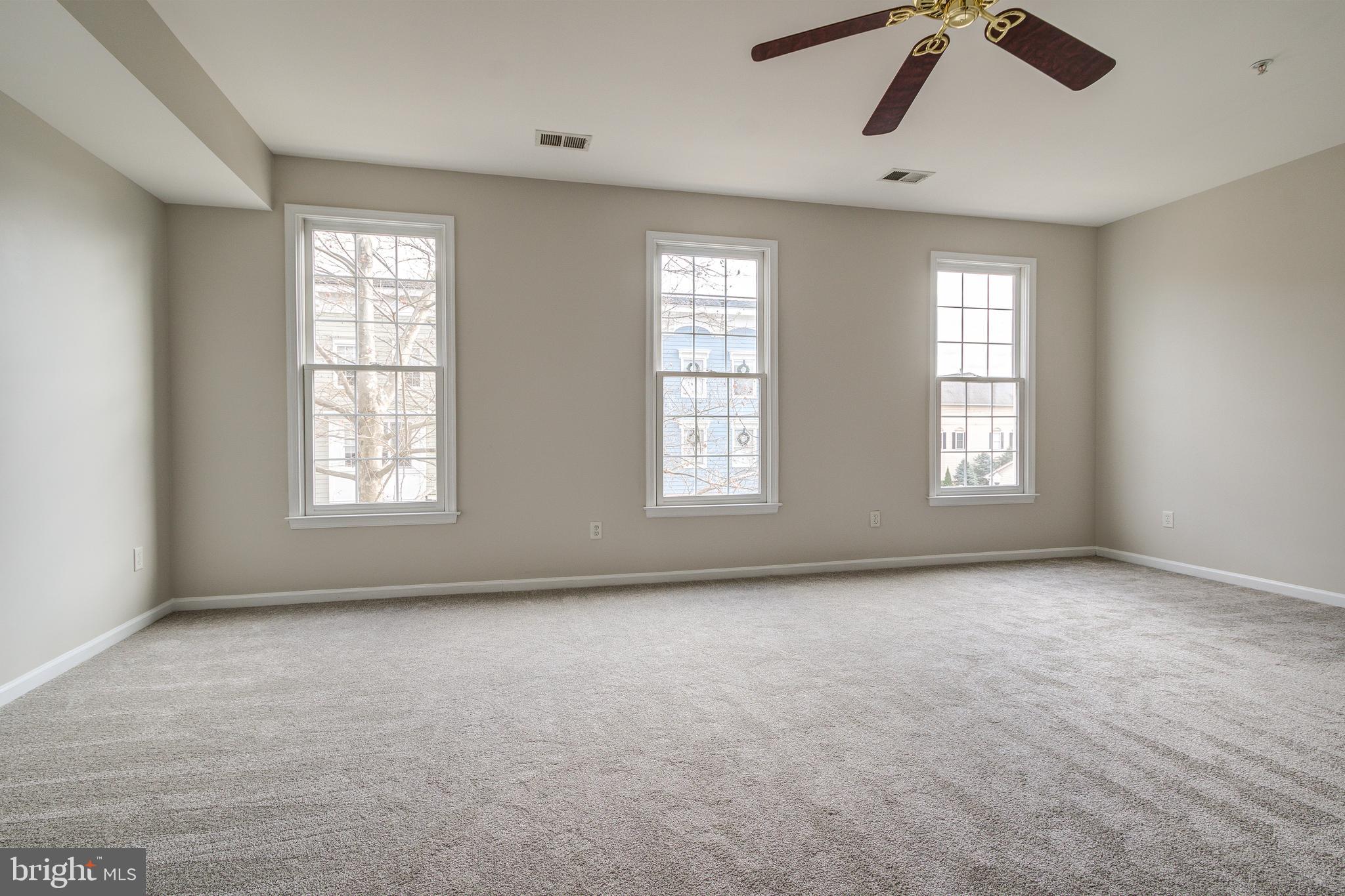 KENTLANDS MIDTOWN - Residential