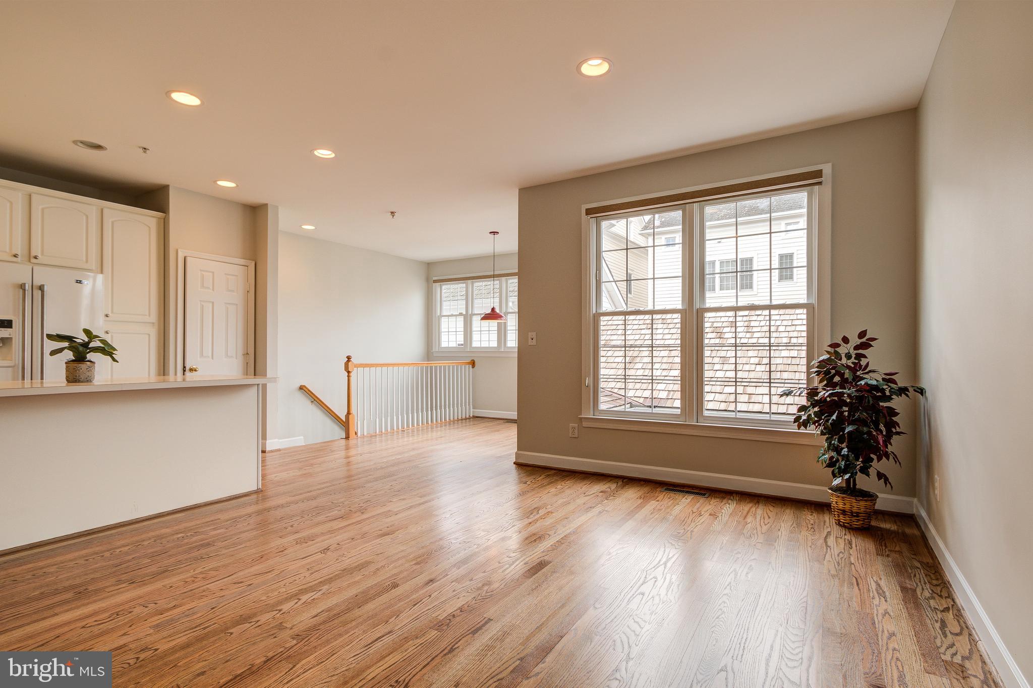 KENTLANDS MIDTOWN - Residential
