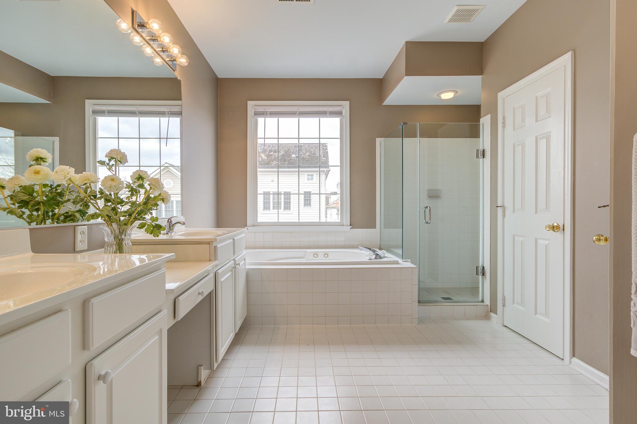 KENTLANDS MIDTOWN - Residential
