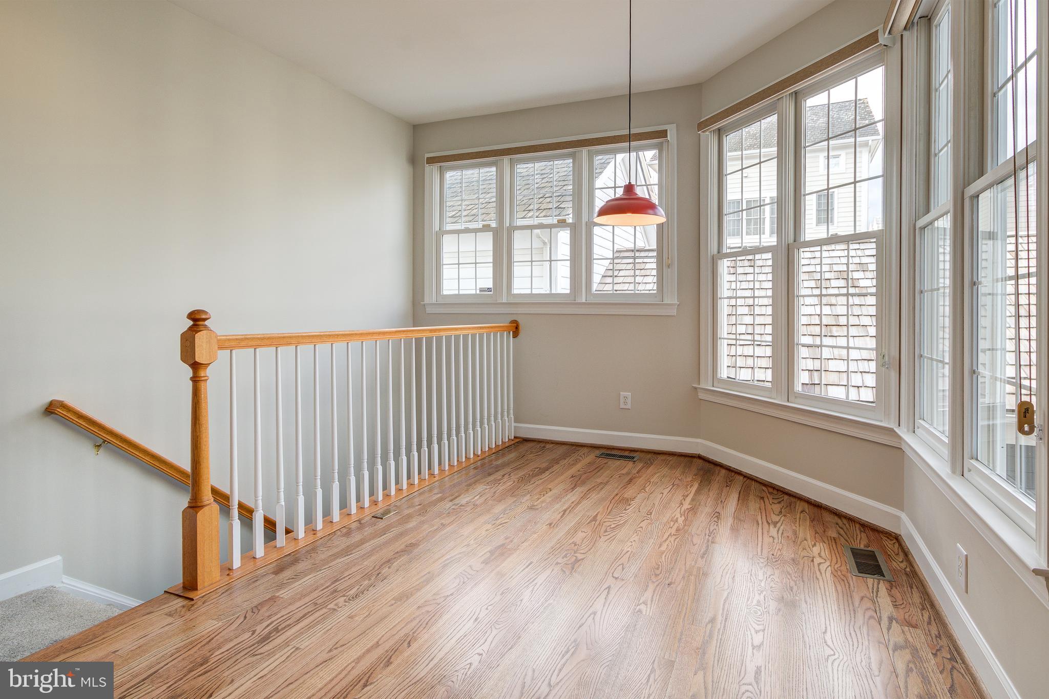 KENTLANDS MIDTOWN - Residential