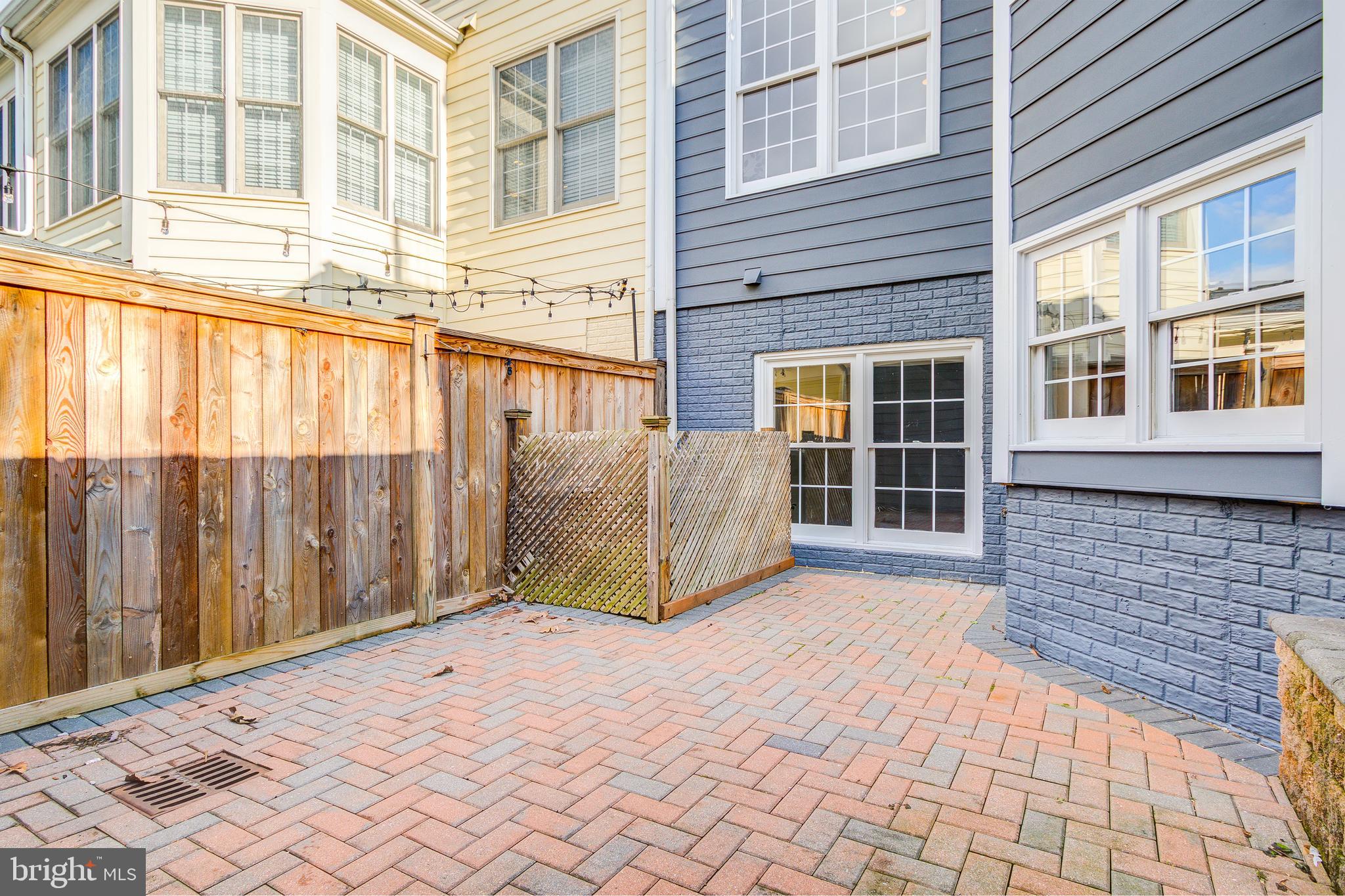 KENTLANDS MIDTOWN - Residential