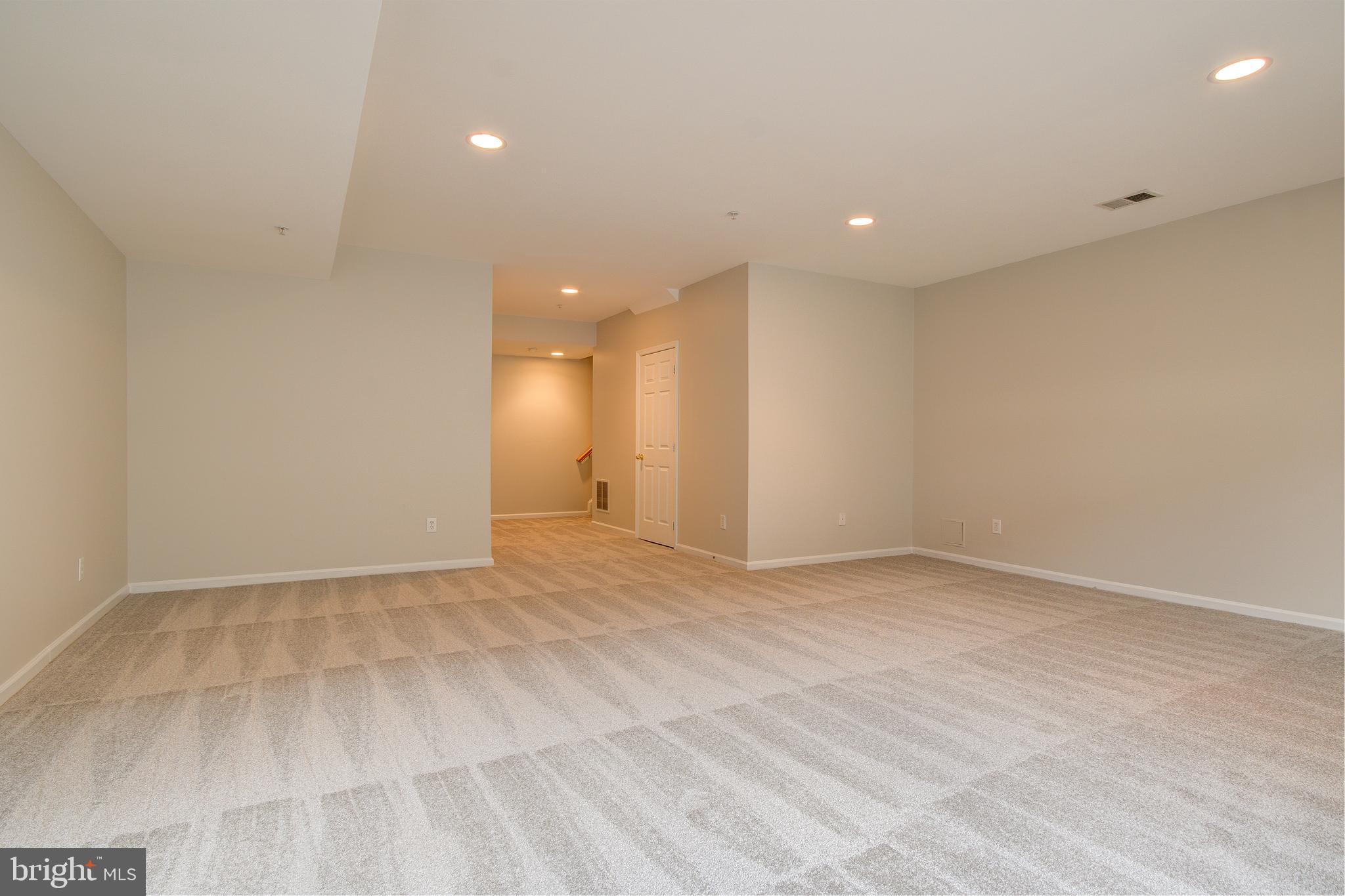 KENTLANDS MIDTOWN - Residential