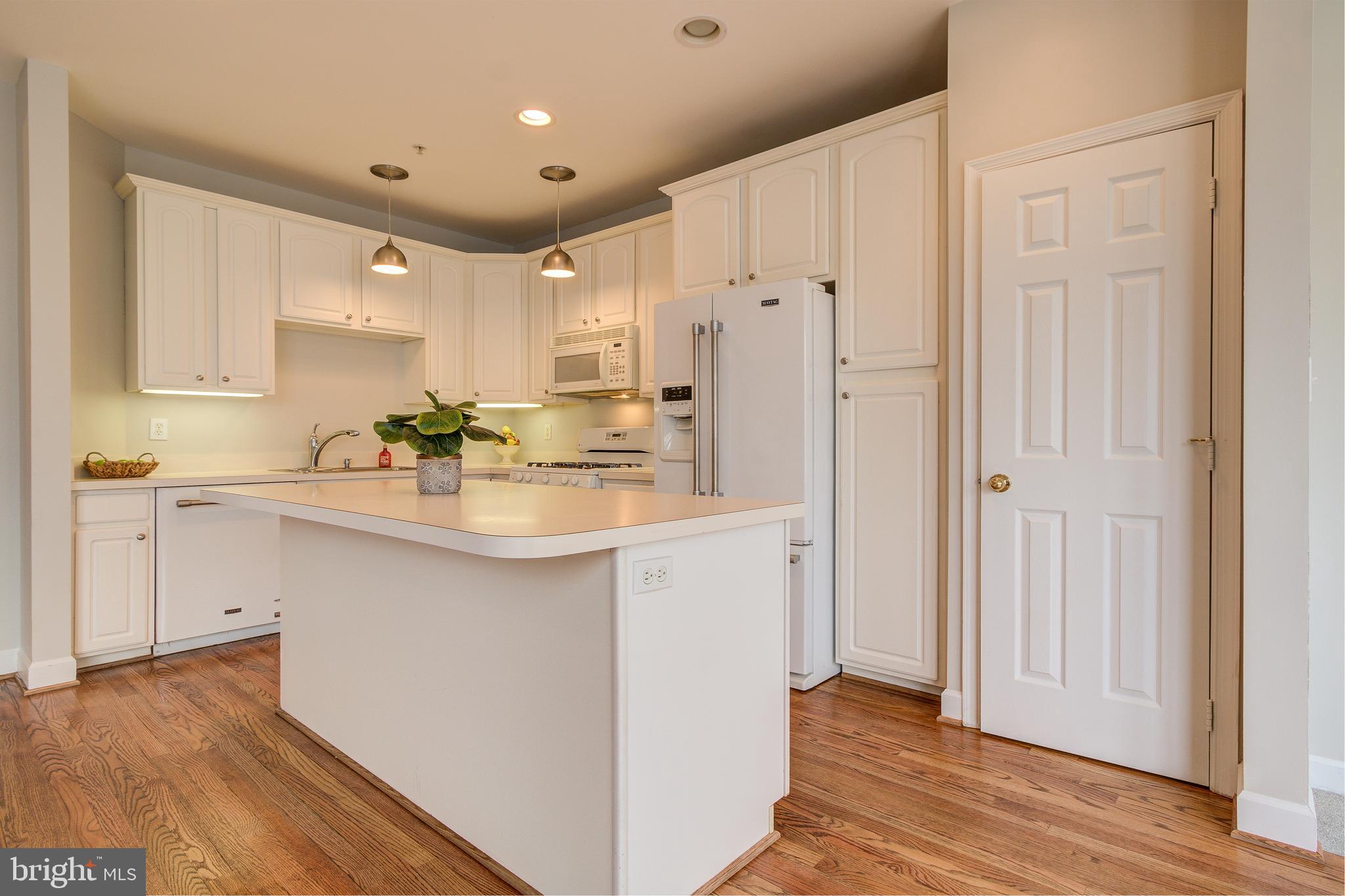 KENTLANDS MIDTOWN - Residential