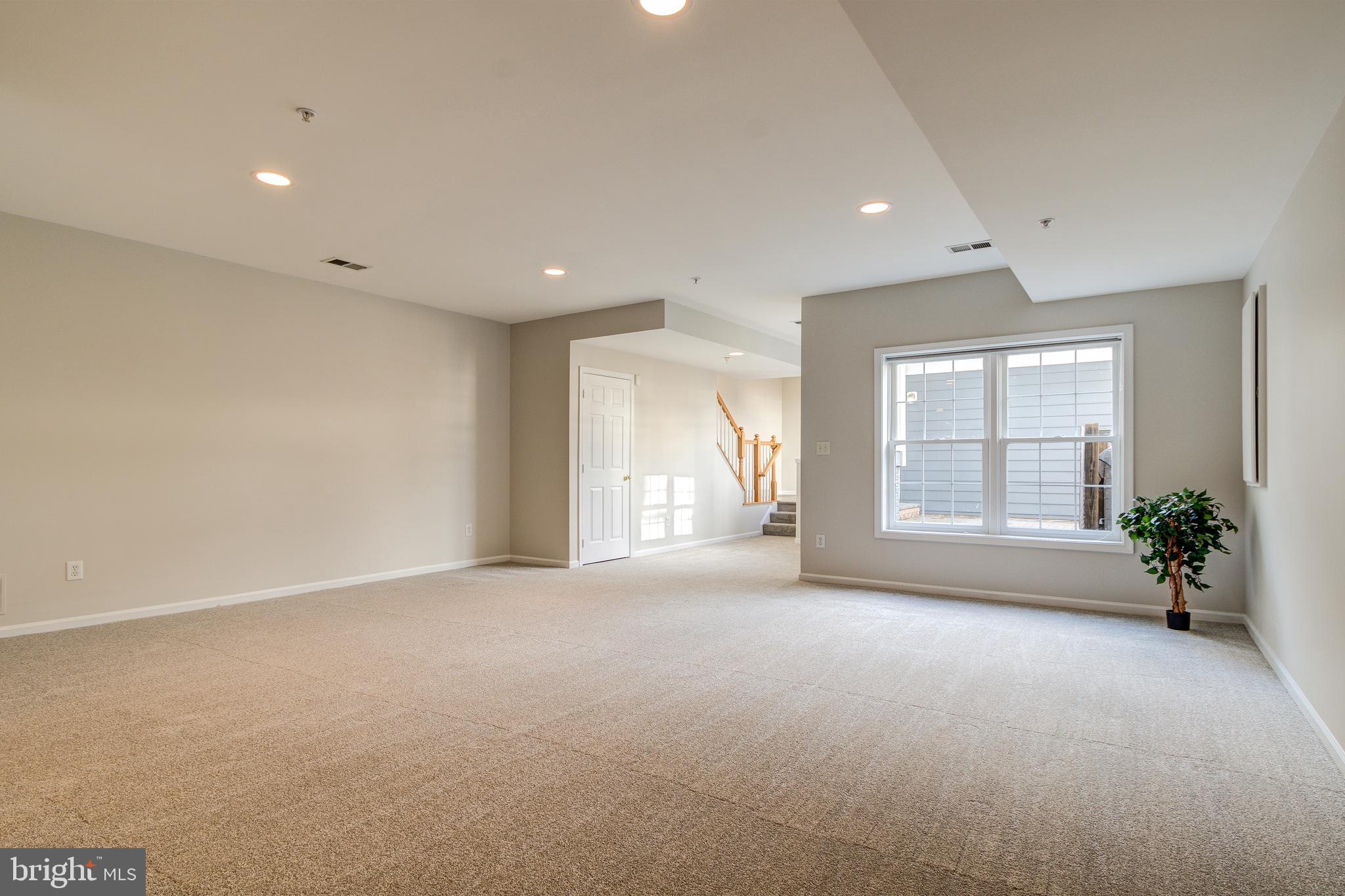 KENTLANDS MIDTOWN - Residential