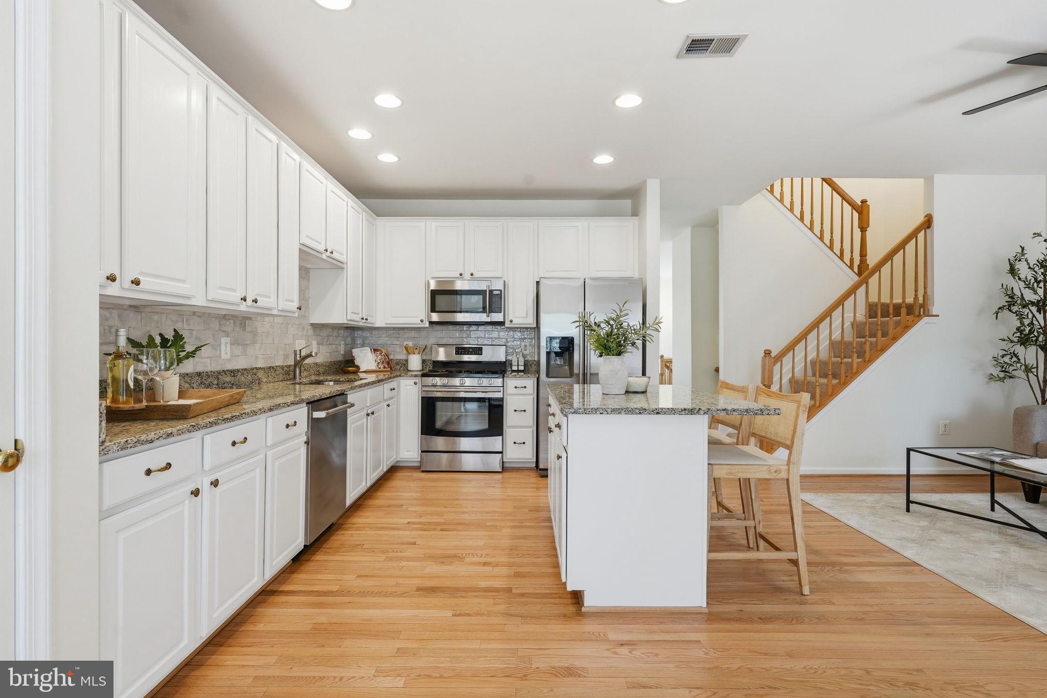 SOUTH RIDING - Residential