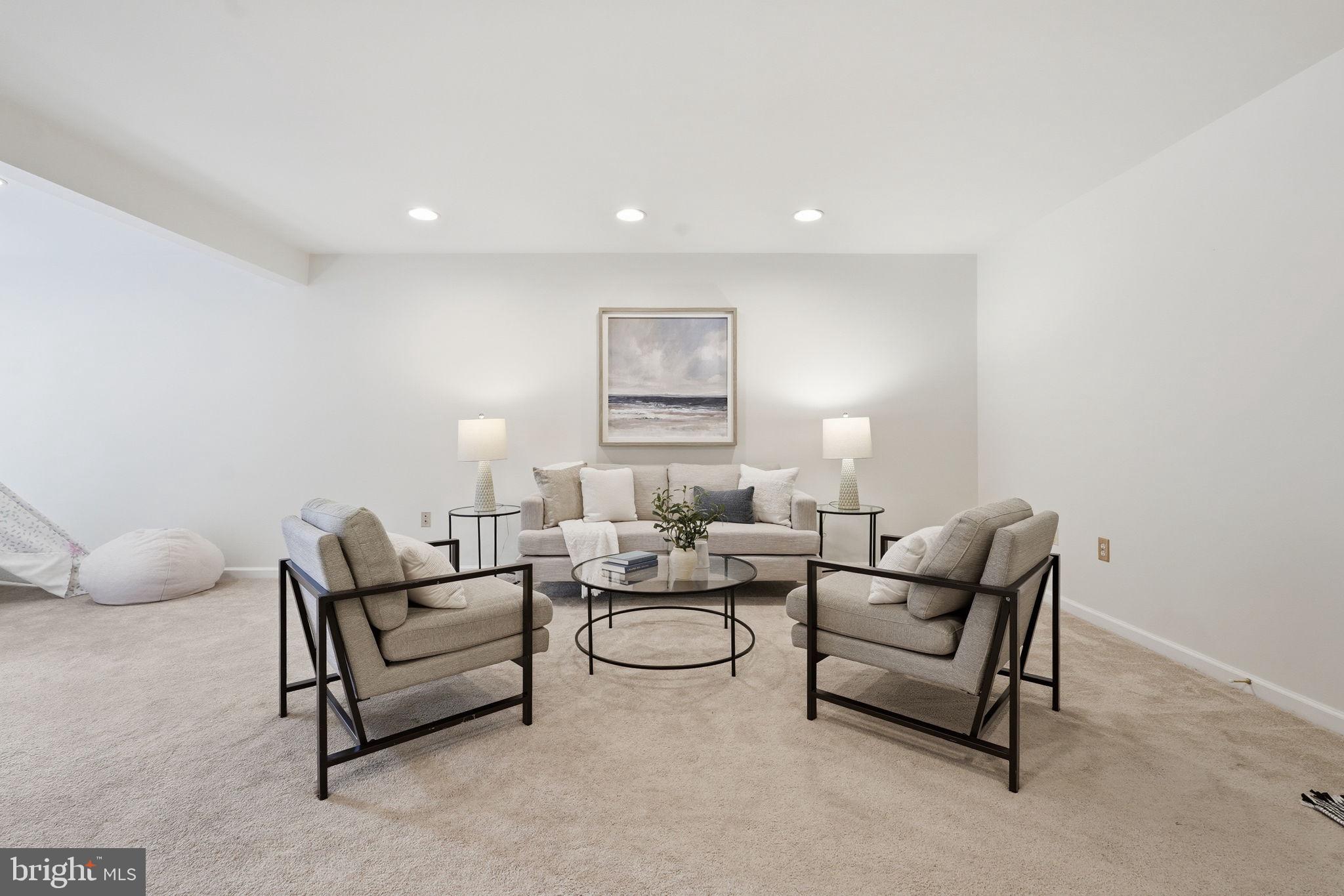 SOUTH RIDING - Residential