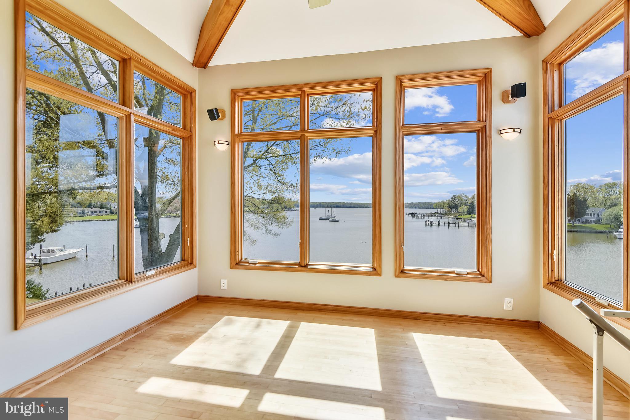 EDGEWATER - Residential