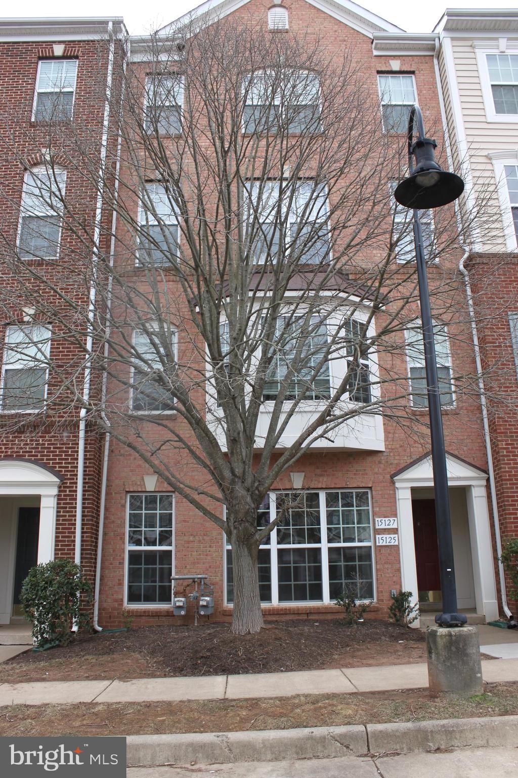 MARKET CENTER CONDOMINIUM - Residential Lease