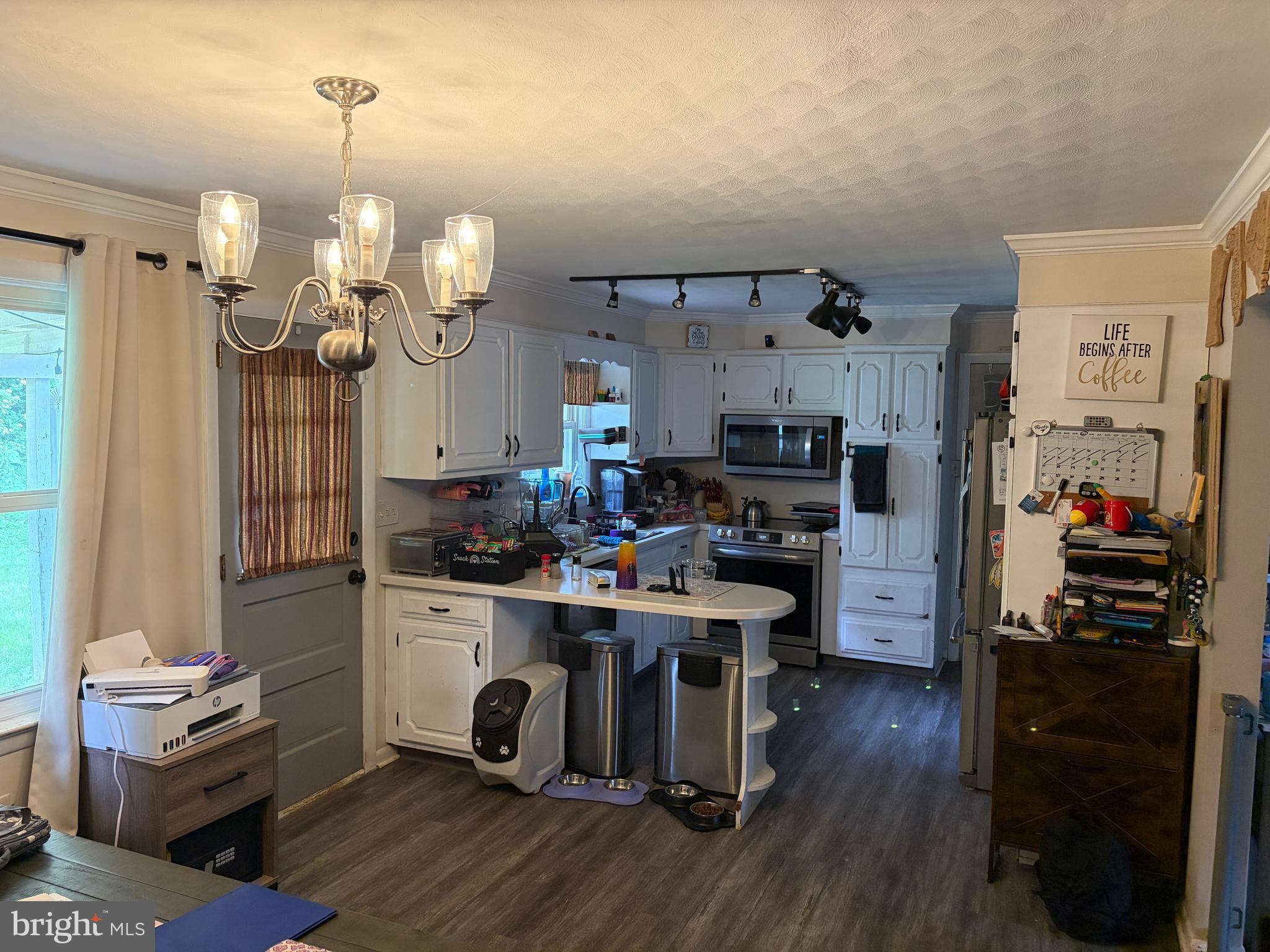 PLEASUREVILLE - Residential