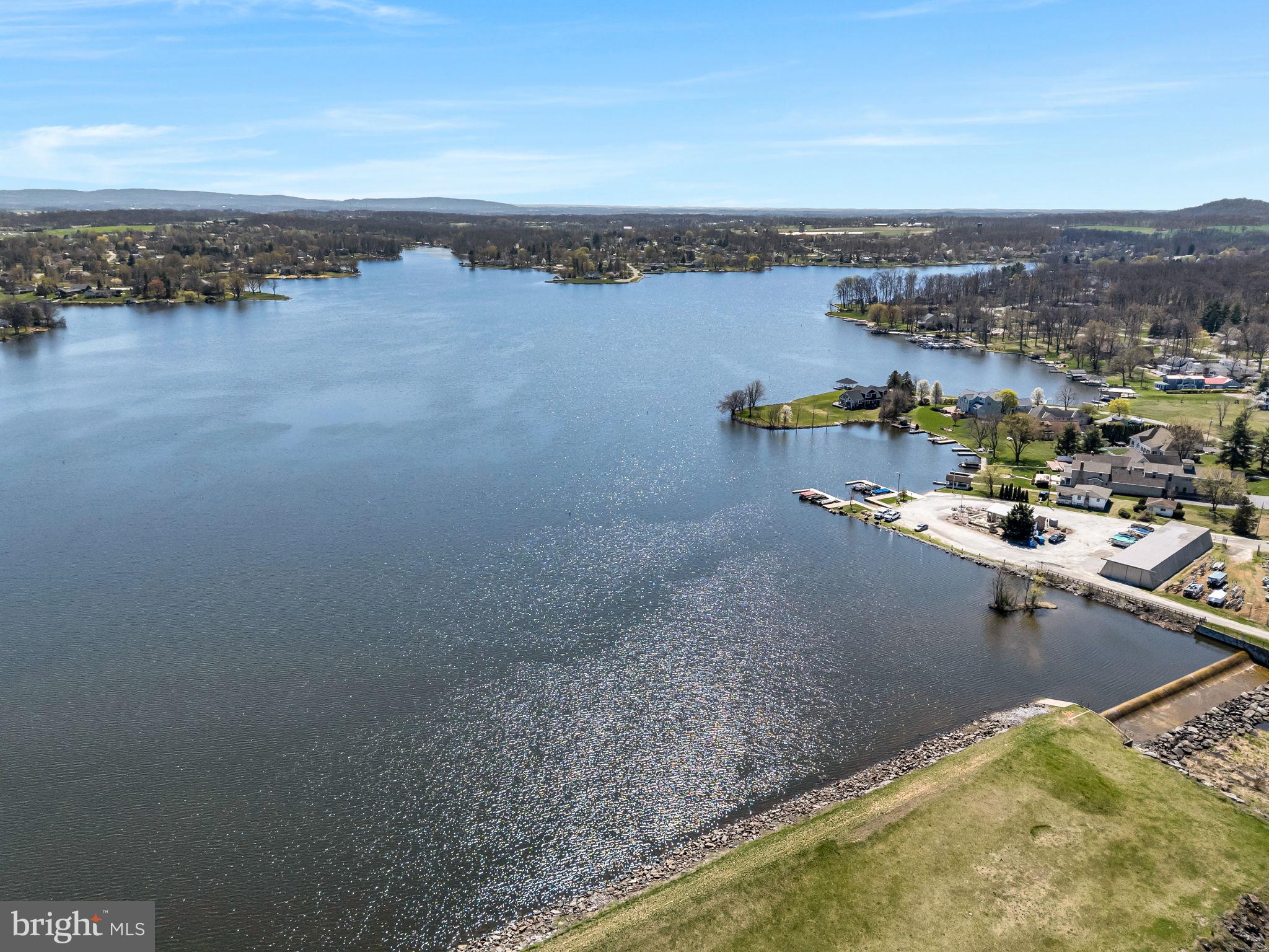 LAKE MEADE - Land