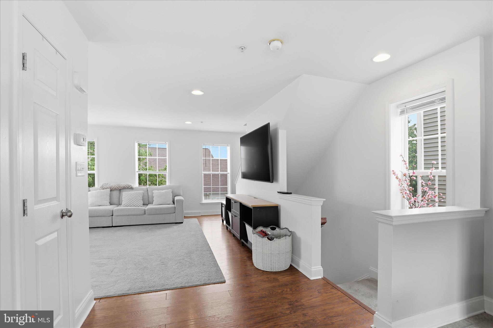 FLORIN HILL - Residential