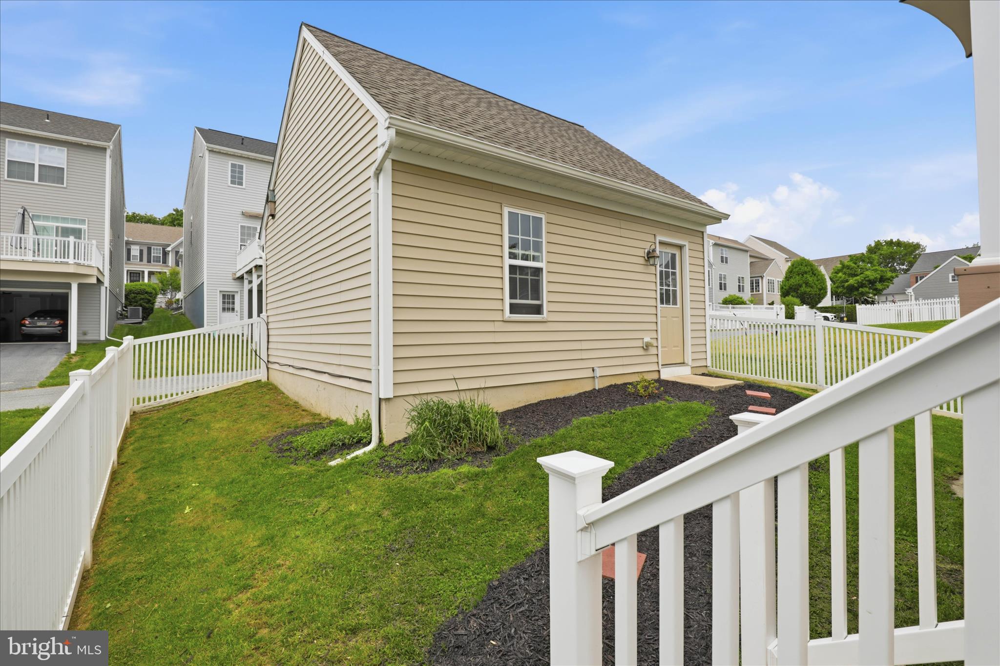 FLORIN HILL - Residential