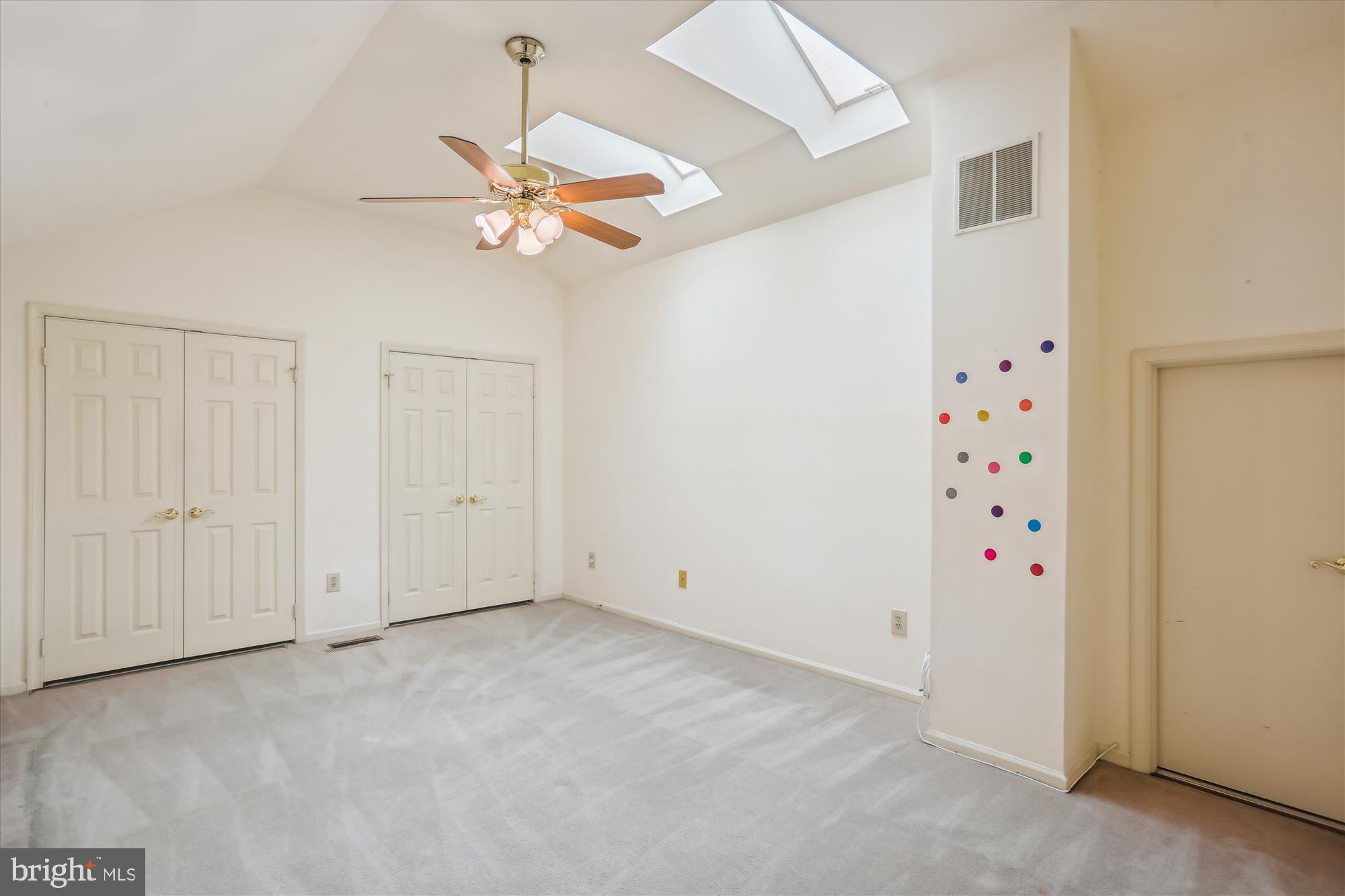RIVERHILL - Residential