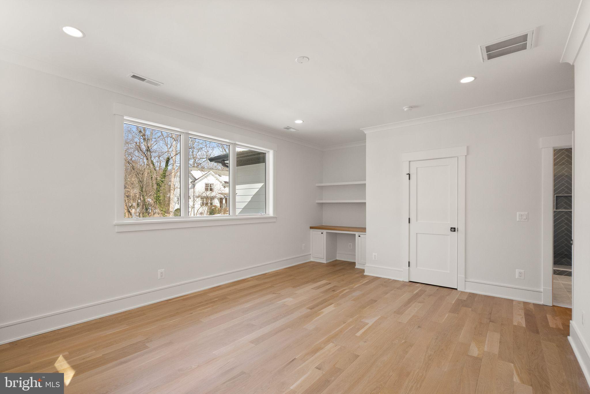 CHESTERBROOK WOODS - Residential