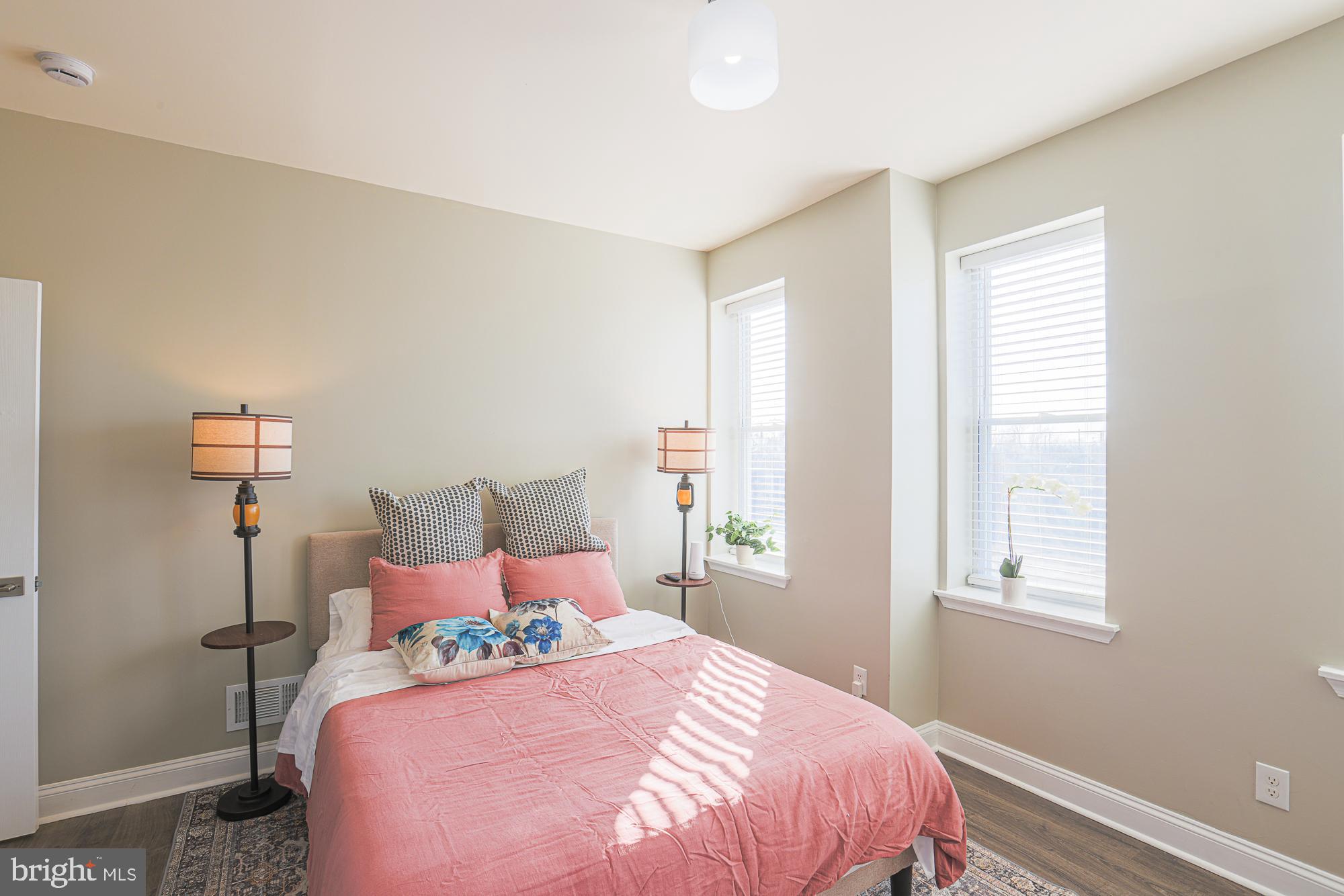SANDTOWN-WINCHESTER - Residential