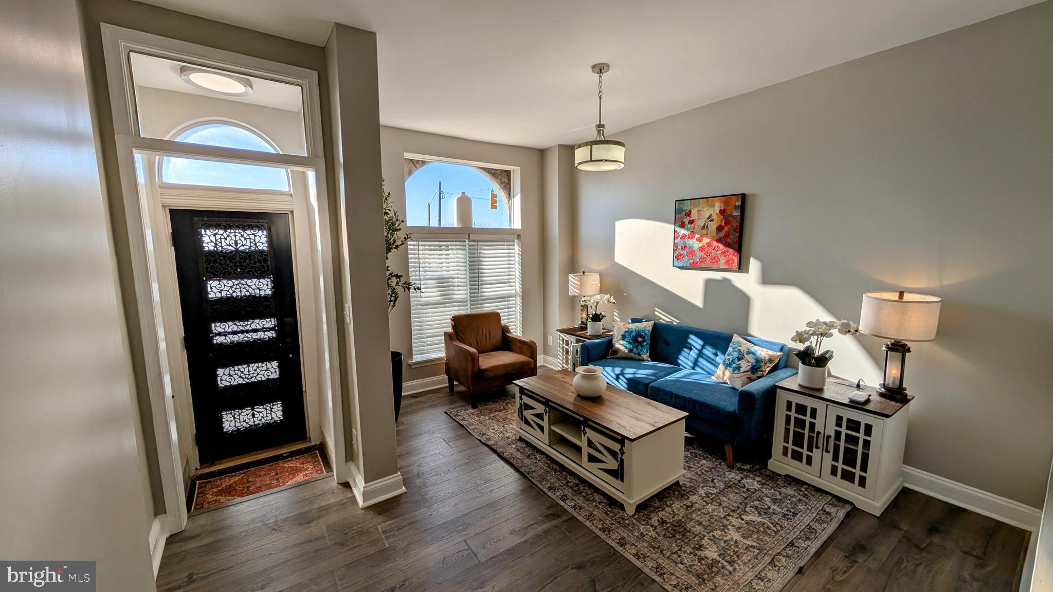 SANDTOWN-WINCHESTER - Residential