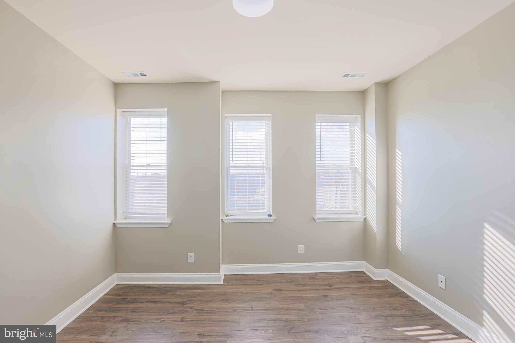 SANDTOWN-WINCHESTER - Residential