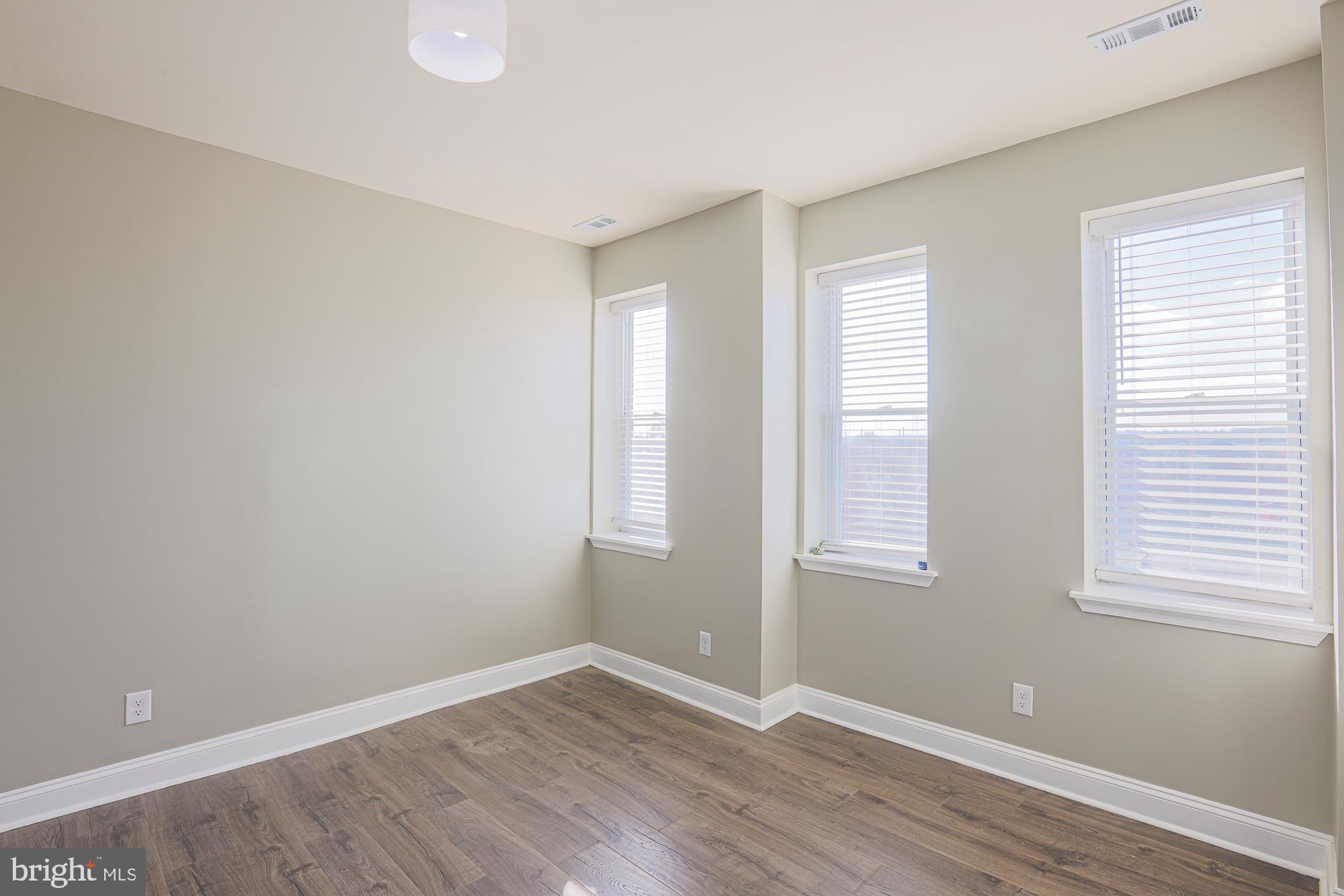 SANDTOWN-WINCHESTER - Residential