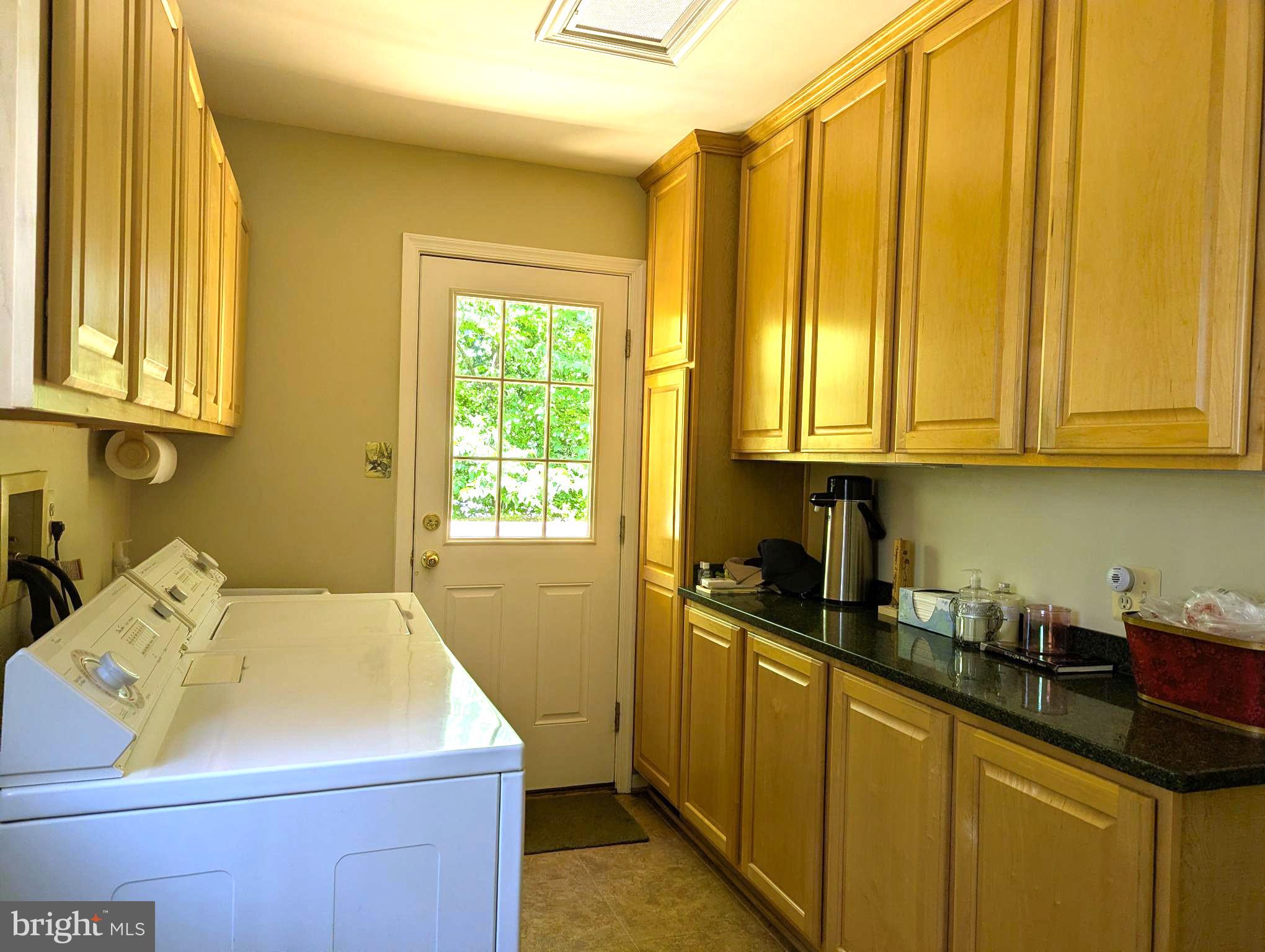 FOUR OAKS ESTATES - Residential