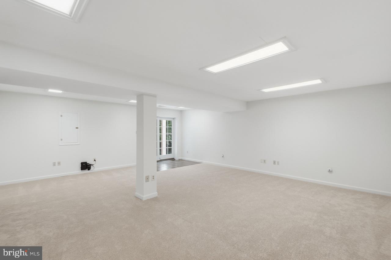 FOUR OAKS ESTATES - Residential