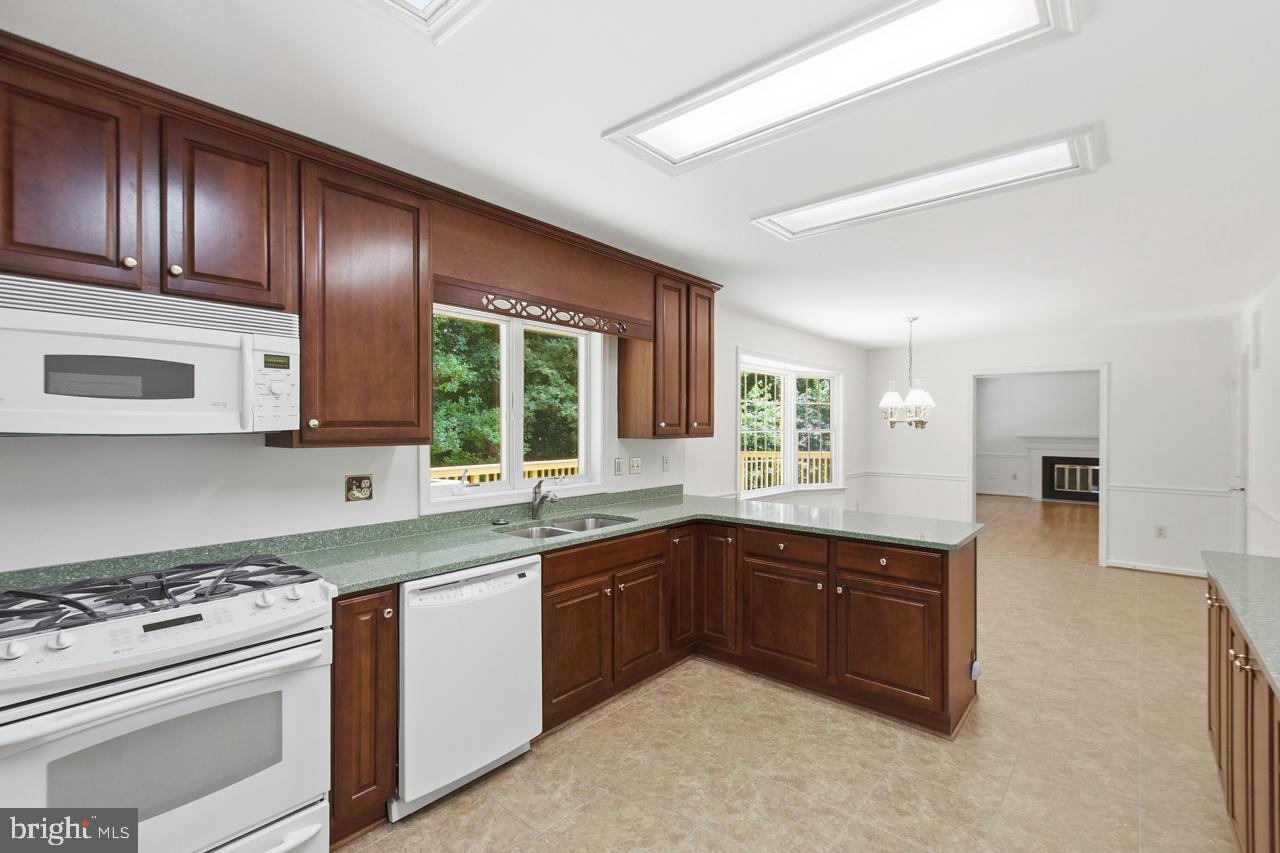 FOUR OAKS ESTATES - Residential