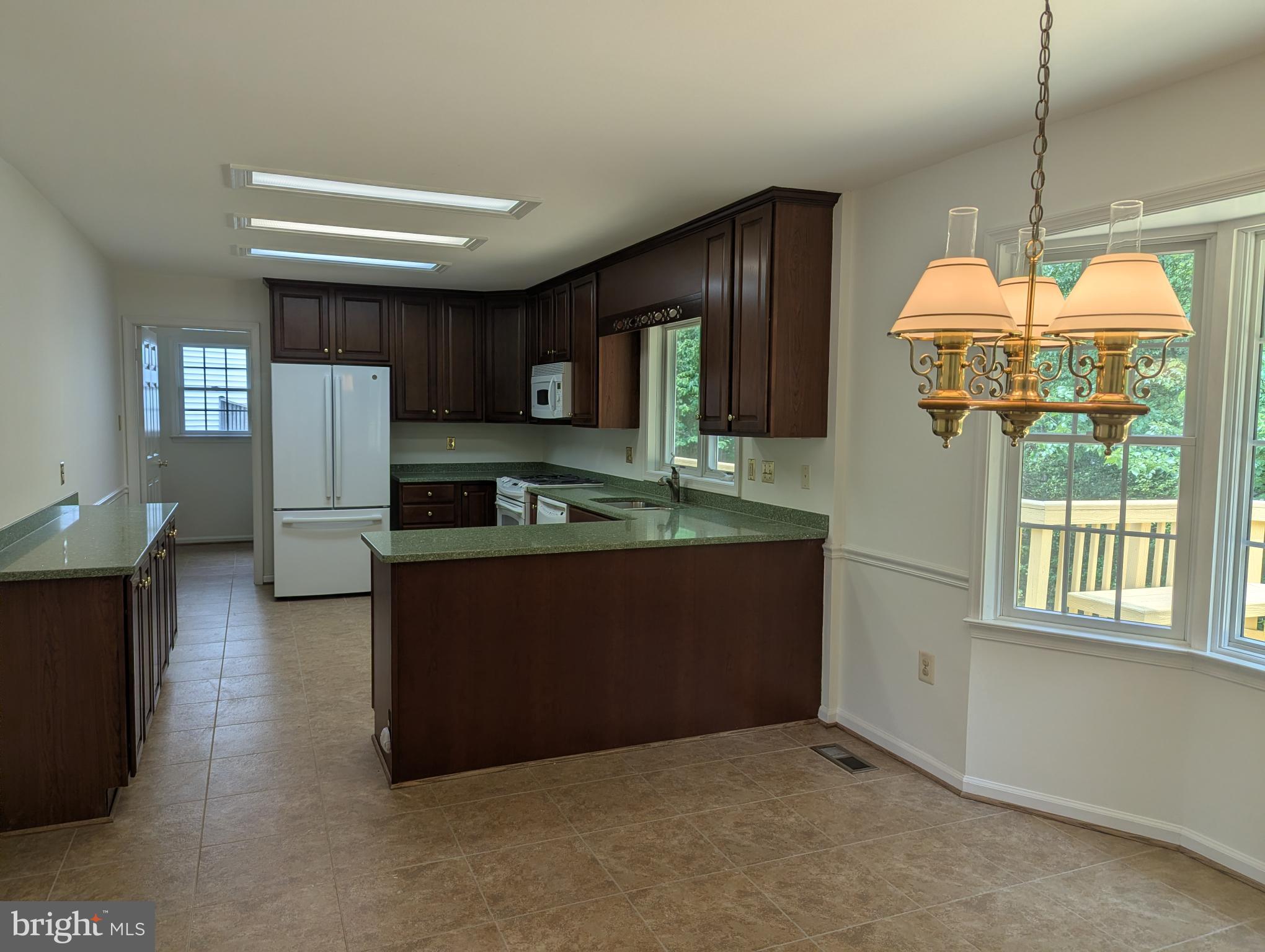 FOUR OAKS ESTATES - Residential