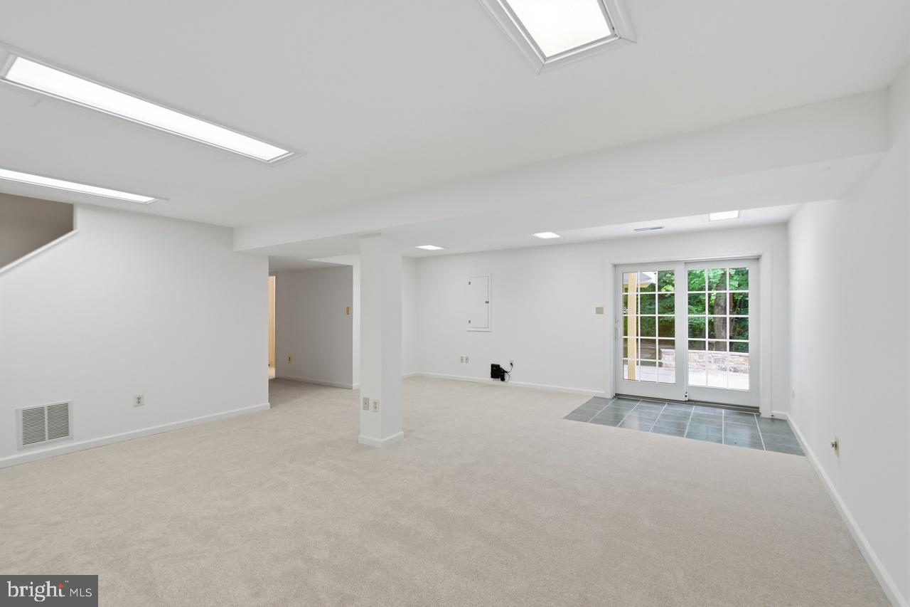 FOUR OAKS ESTATES - Residential